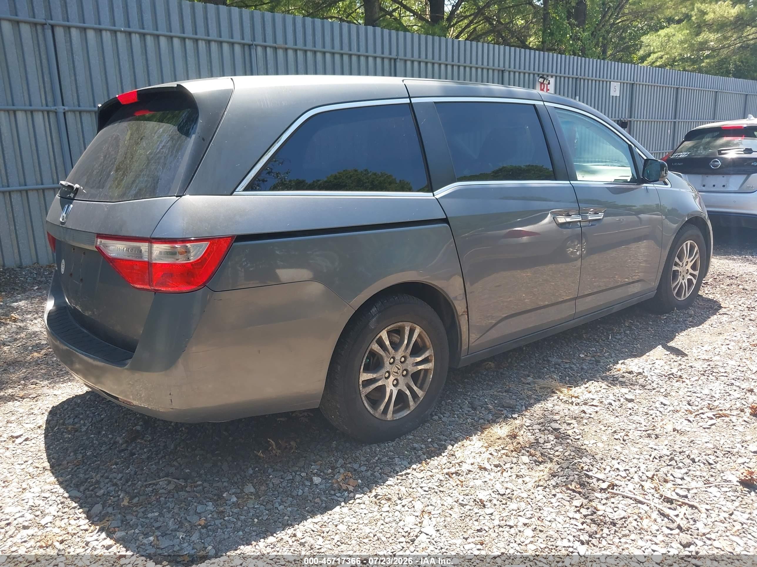 2011 Honda Odyssey Ex Gray vin: 5FNRL5H41BB074390