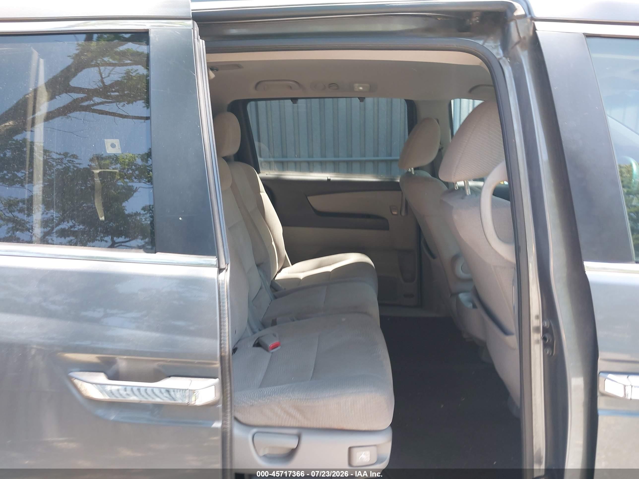 2011 Honda Odyssey Ex Gray vin: 5FNRL5H41BB074390