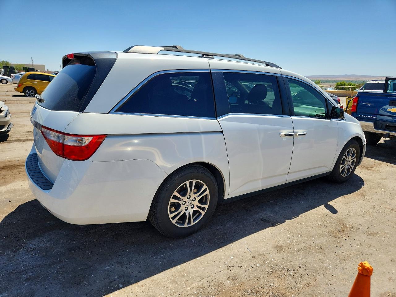 2013 Honda Odyssey Ex White vin: 5FNRL5H41DB046348