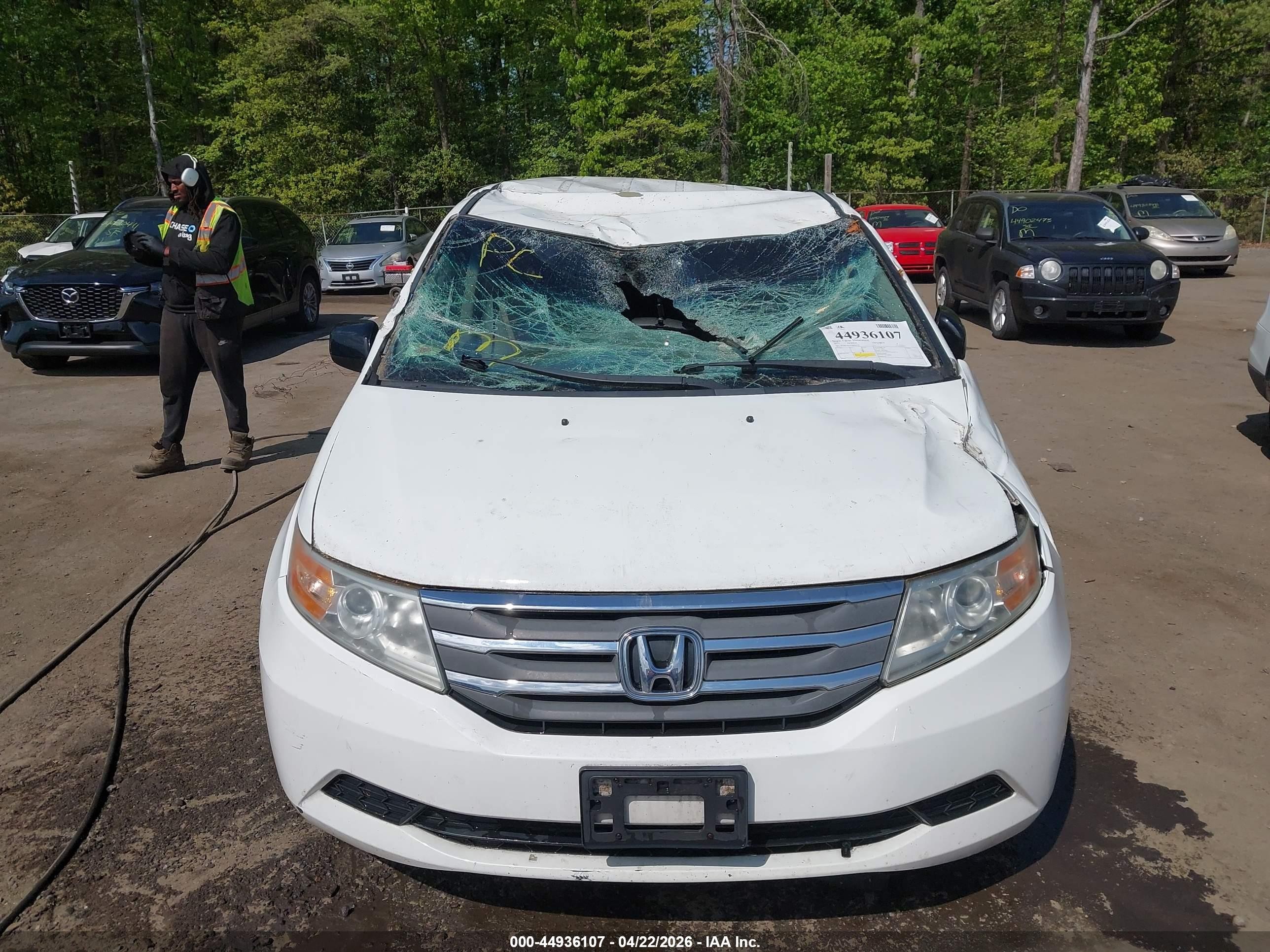 2013 Honda Odyssey Ex White vin: 5FNRL5H41DB060329