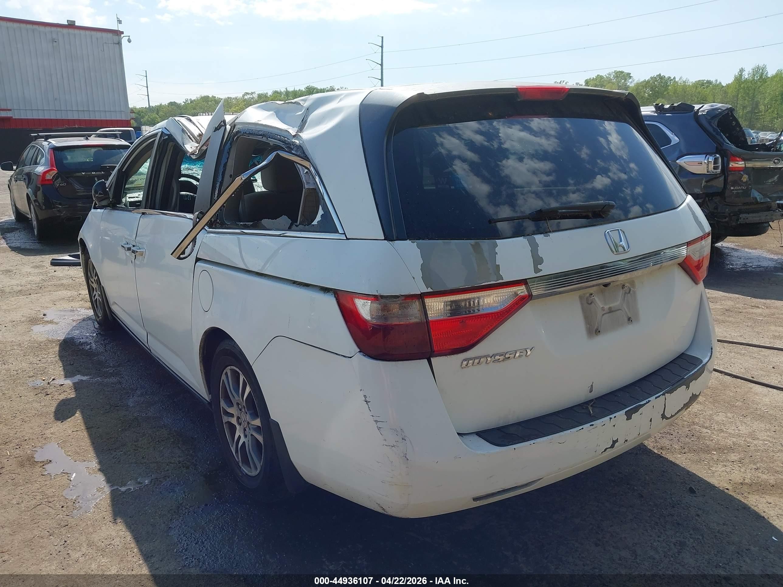 2013 Honda Odyssey Ex White vin: 5FNRL5H41DB060329