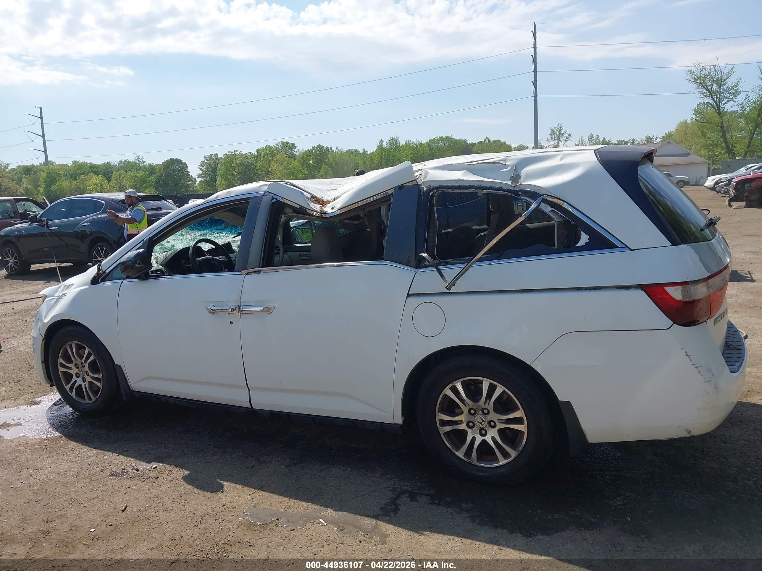 2013 Honda Odyssey Ex White vin: 5FNRL5H41DB060329