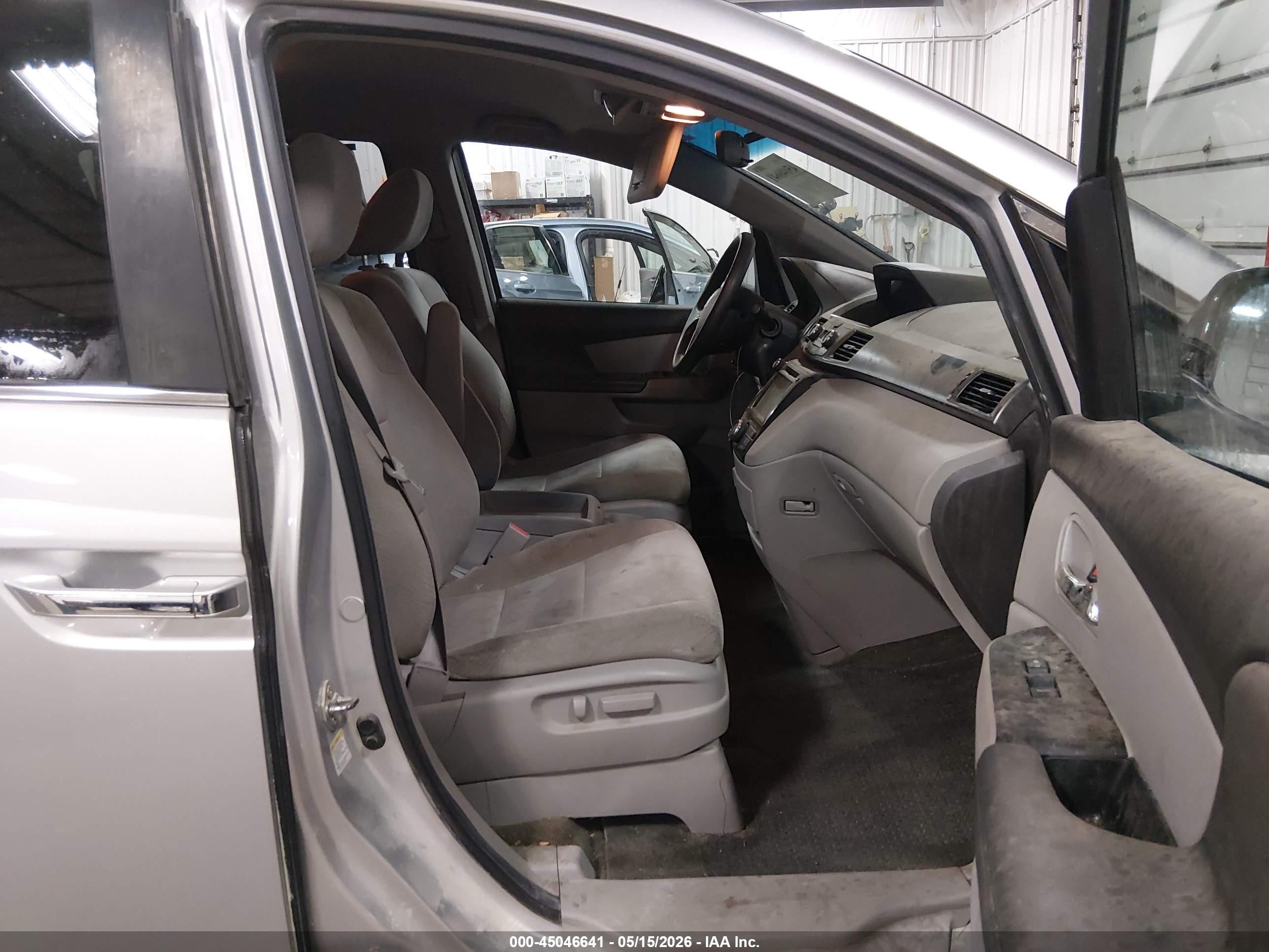 2014 Honda Odyssey Ex Серебряный vin: 5FNRL5H41EB066732
