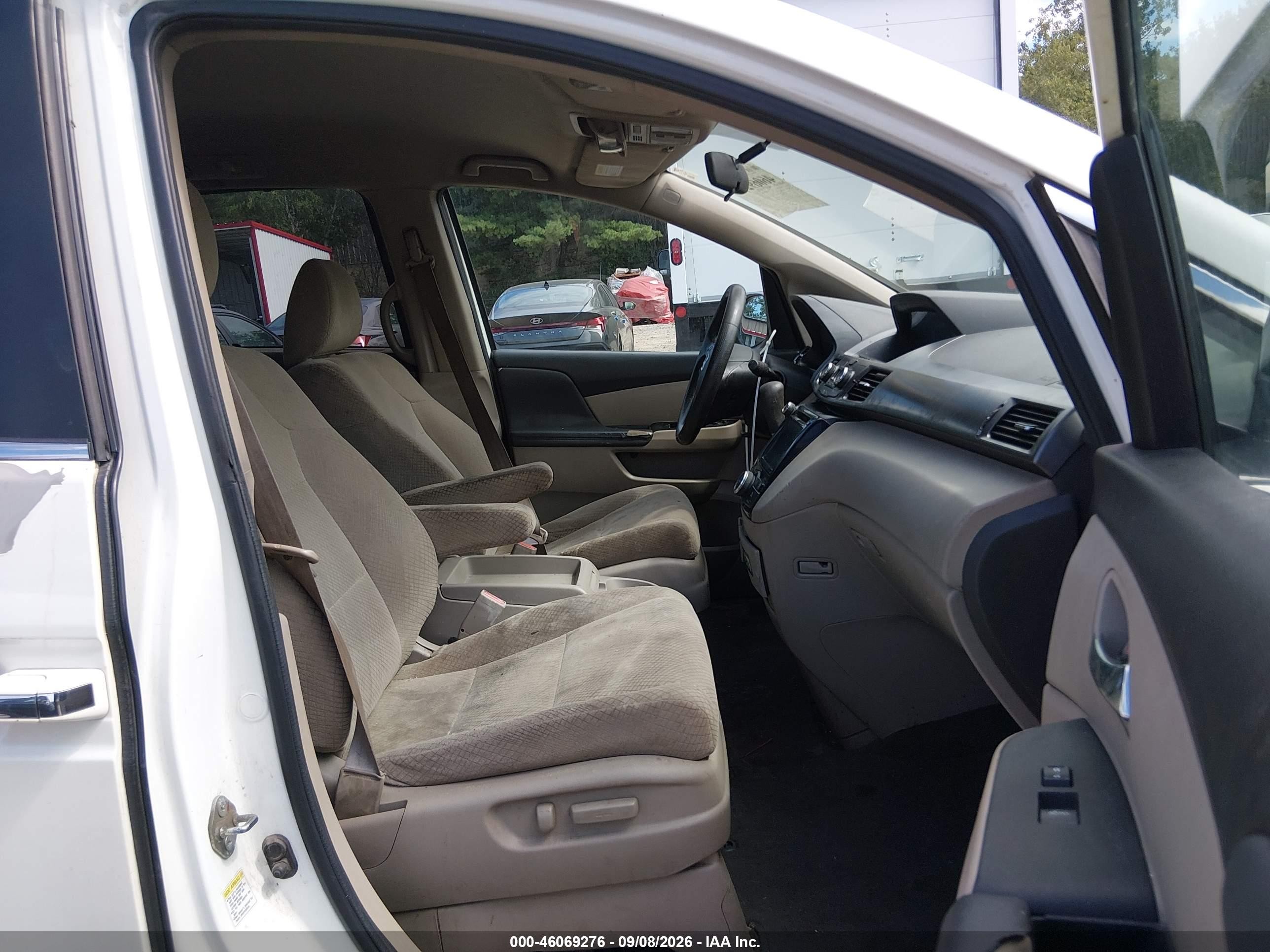 2014 Honda Odyssey Ex White vin: 5FNRL5H41EB077696