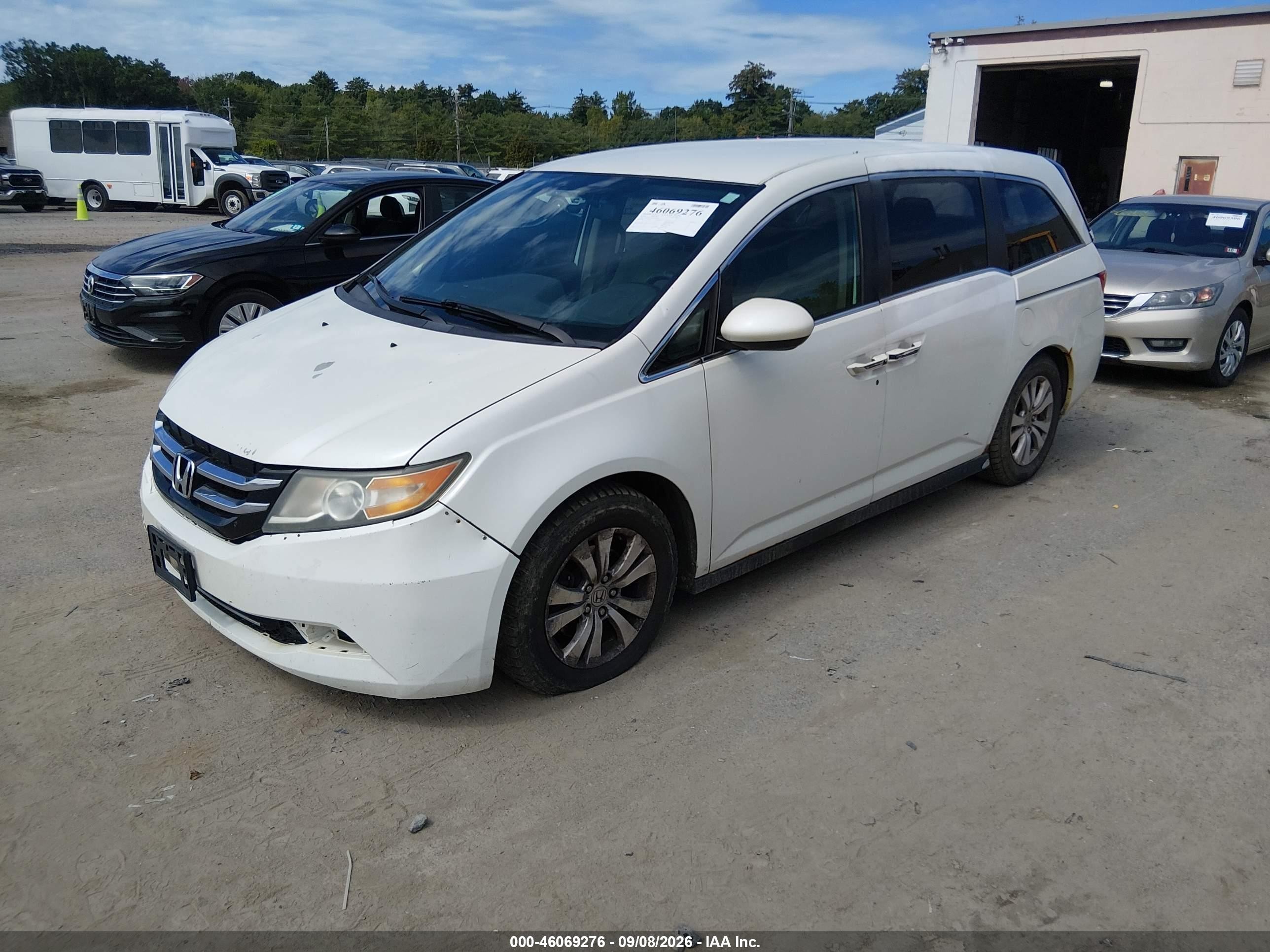 2014 Honda Odyssey Ex White vin: 5FNRL5H41EB077696