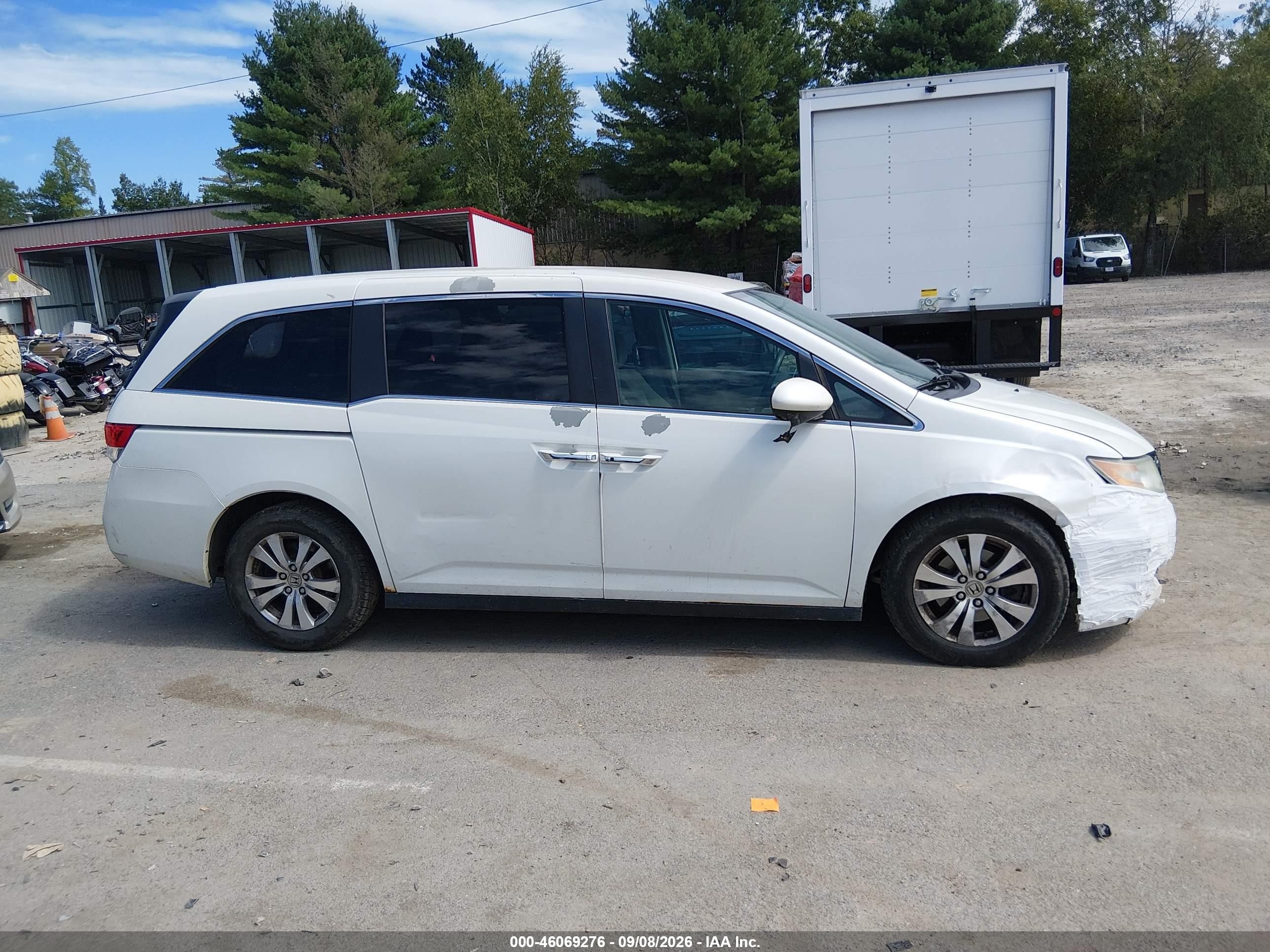 2014 Honda Odyssey Ex White vin: 5FNRL5H41EB077696