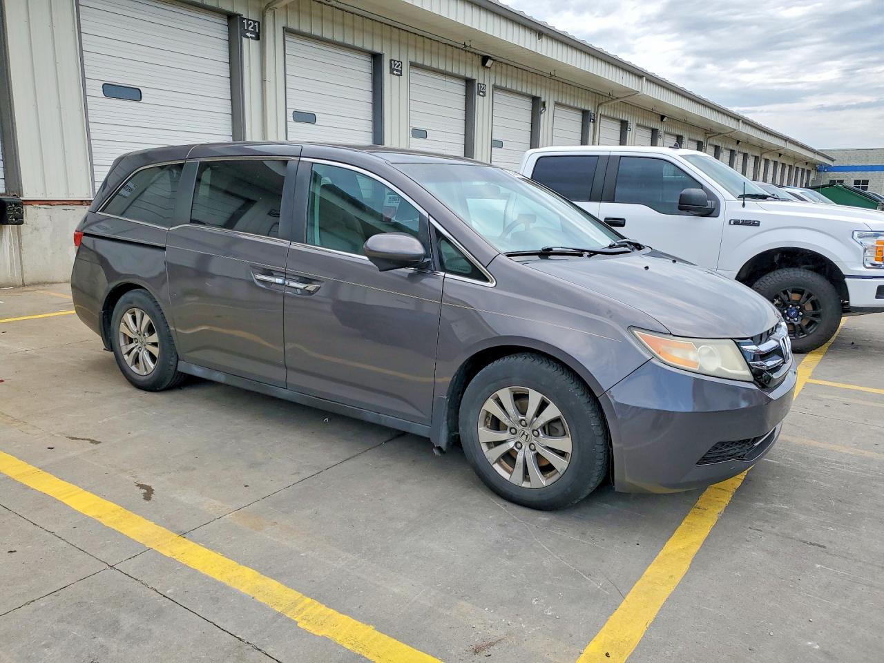 2014 Honda Odyssey Ex Gray vin: 5FNRL5H41EB134222