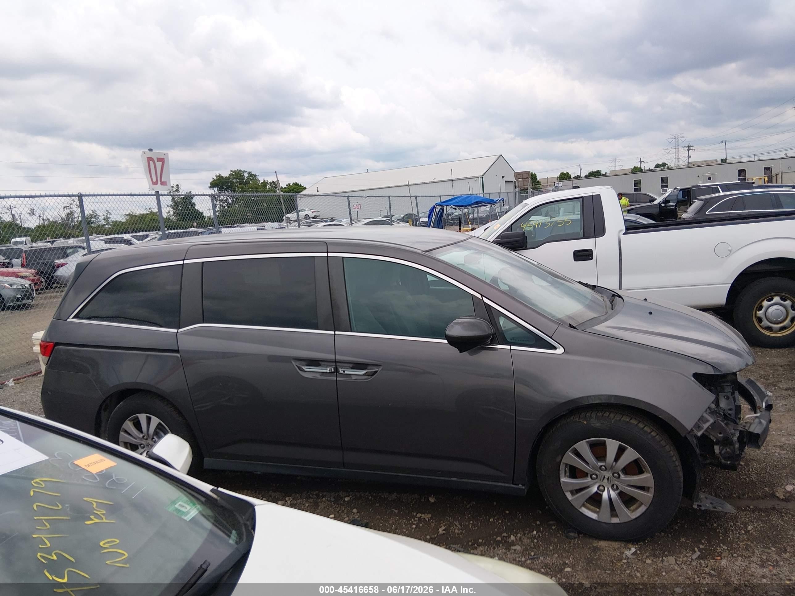 2015 Honda Odyssey Ex Gray vin: 5FNRL5H41FB119320