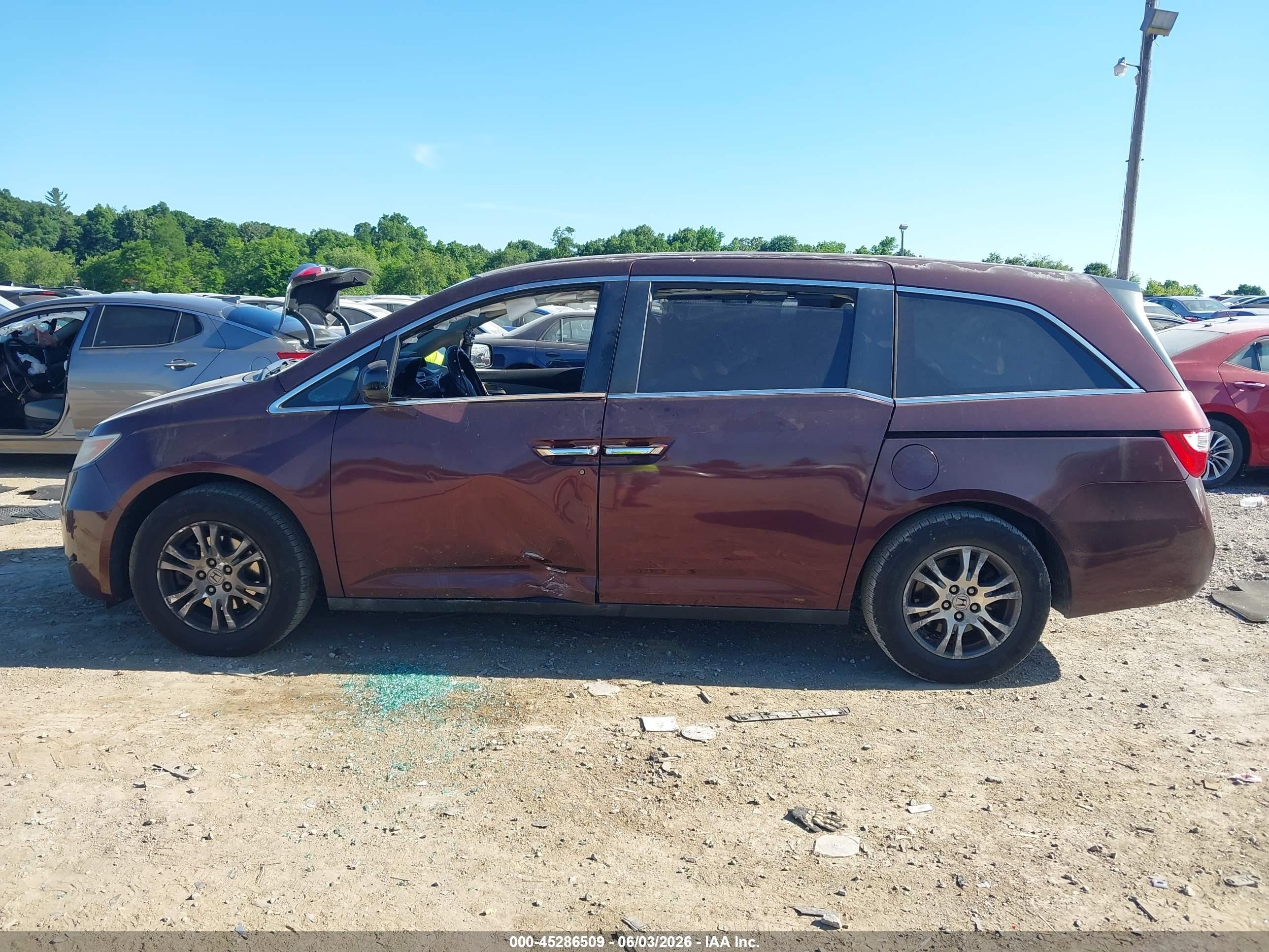 2011 Honda Odyssey Ex Бордовый vin: 5FNRL5H42BB003750