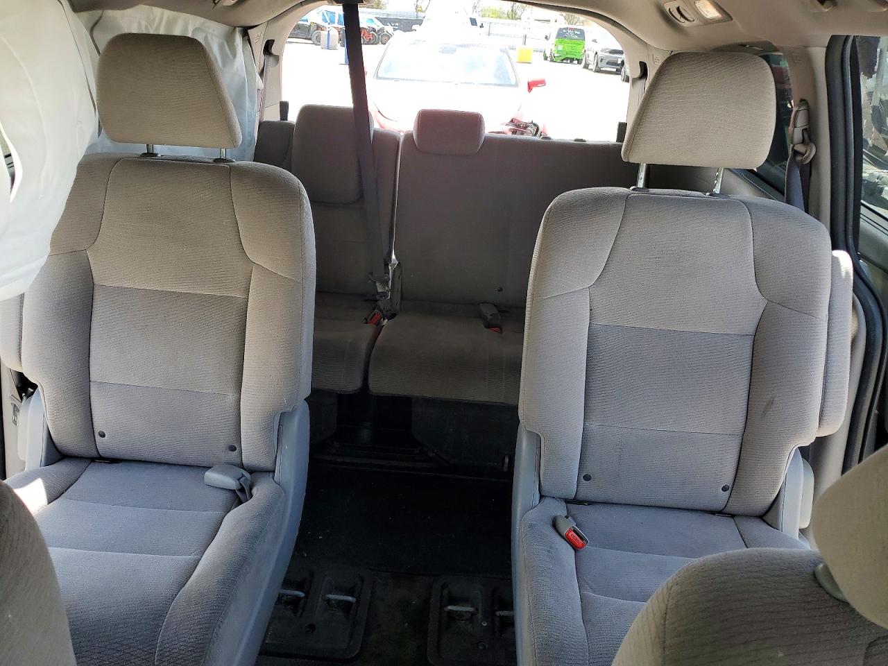 2011 Honda Odyssey Ex Silver vin: 5FNRL5H42BB010696