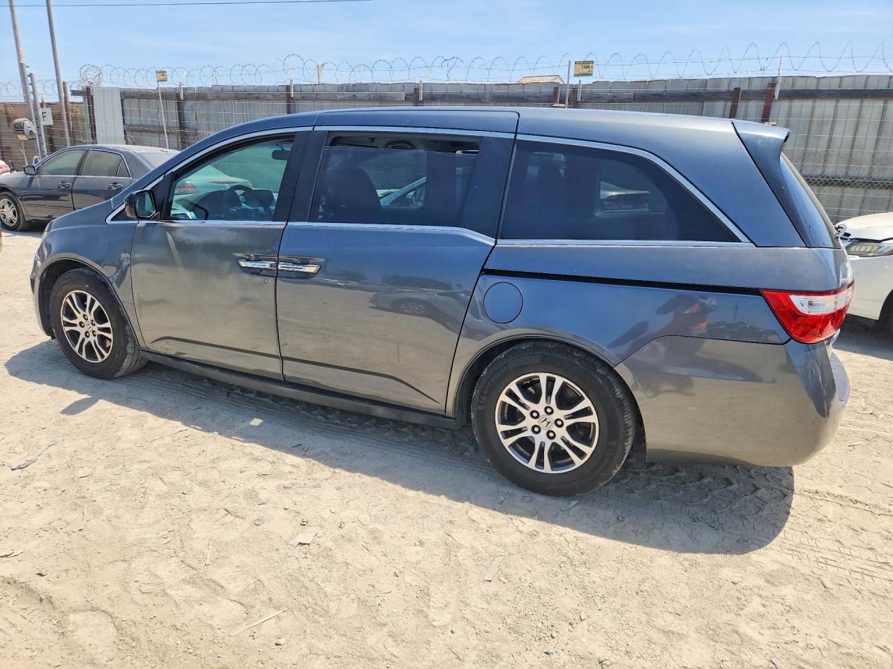 2011 Honda Odyssey Ex Gray vin: 5FNRL5H42BB060725
