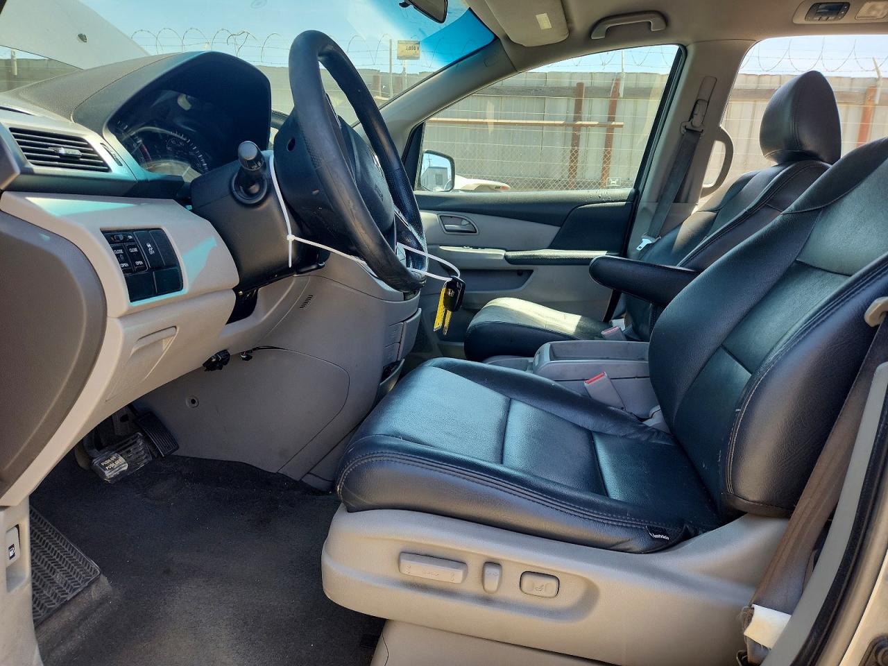 2011 Honda Odyssey Ex Gray vin: 5FNRL5H42BB060725