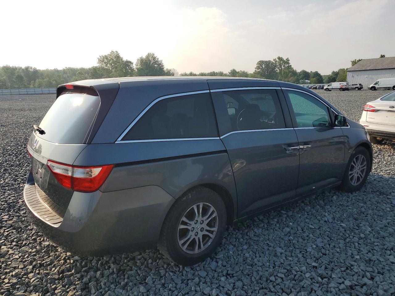 2011 Honda Odyssey Ex Gray vin: 5FNRL5H42BB069618