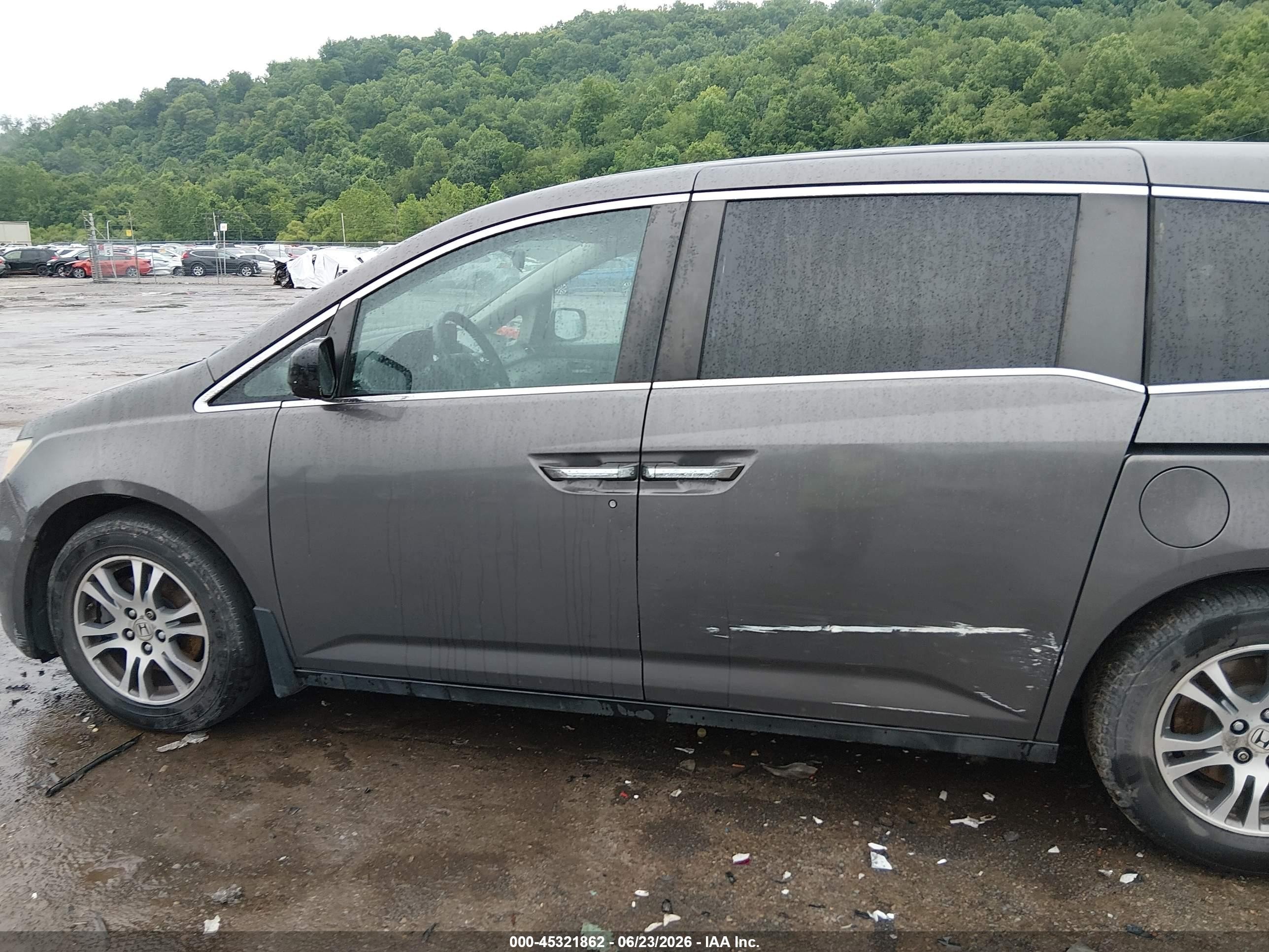 2013 Honda Odyssey Ex Gray vin: 5FNRL5H42DB036458