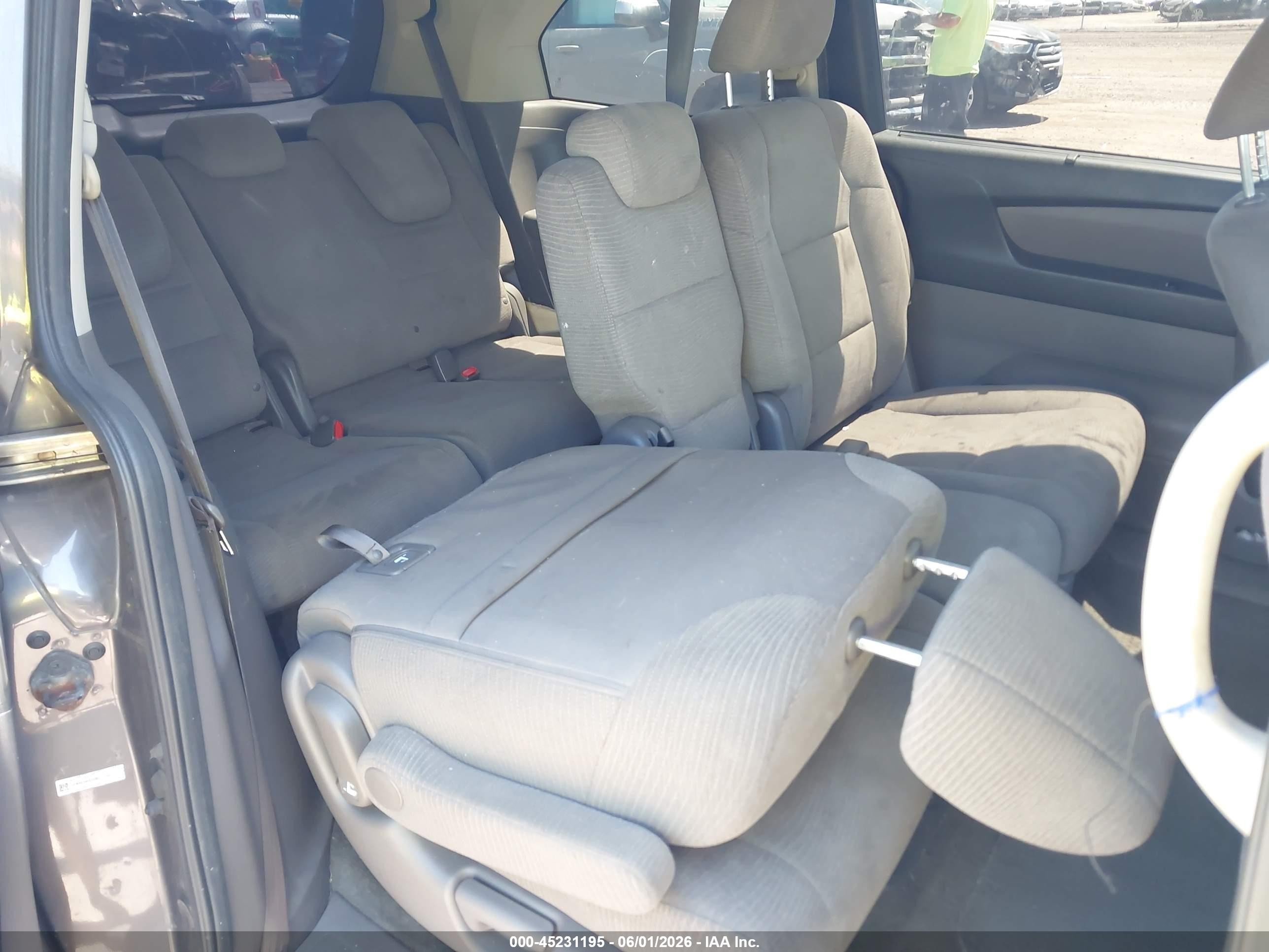 2013 Honda Odyssey Ex Gray vin: 5FNRL5H42DB077706