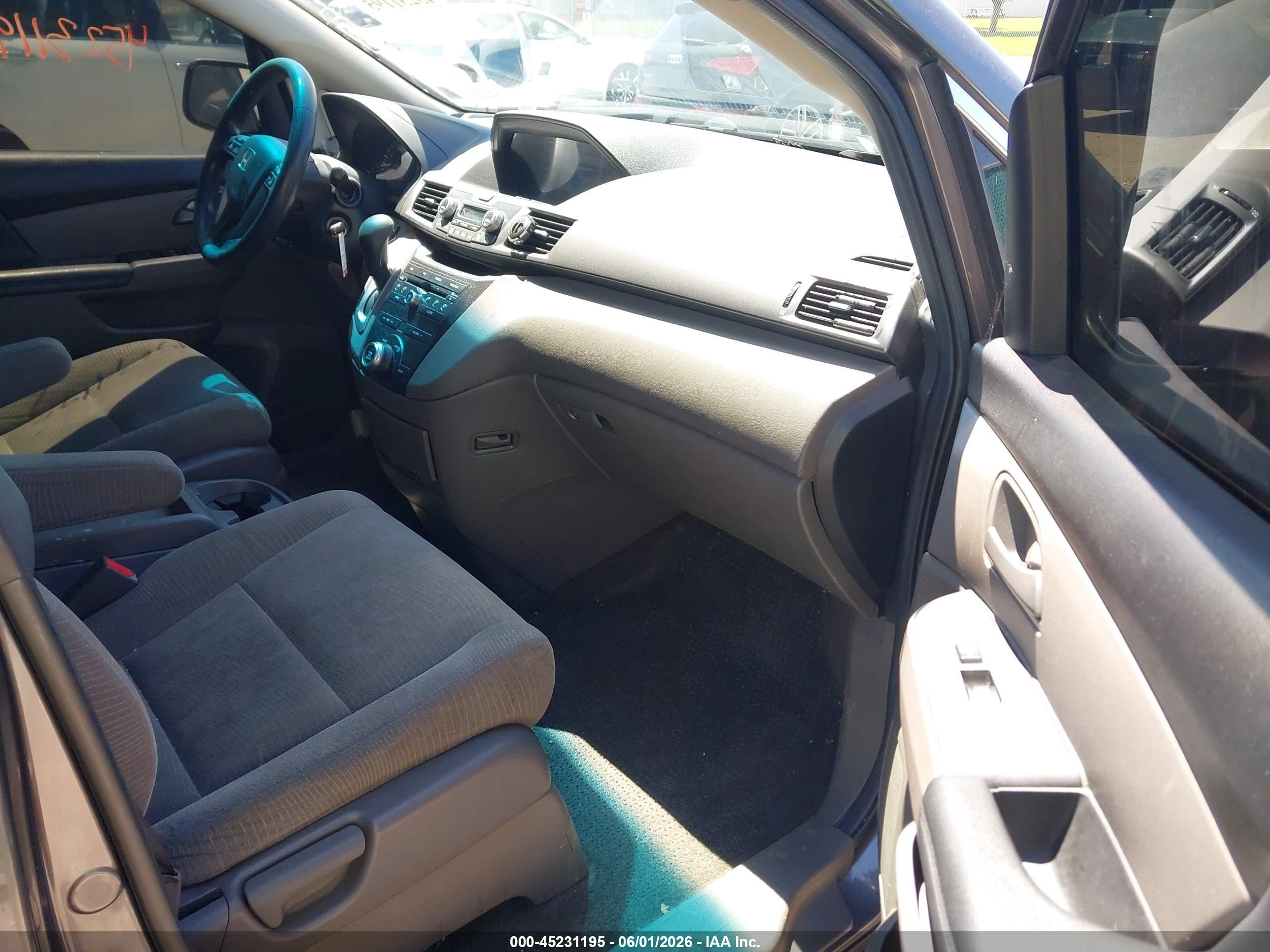 2013 Honda Odyssey Ex Gray vin: 5FNRL5H42DB077706