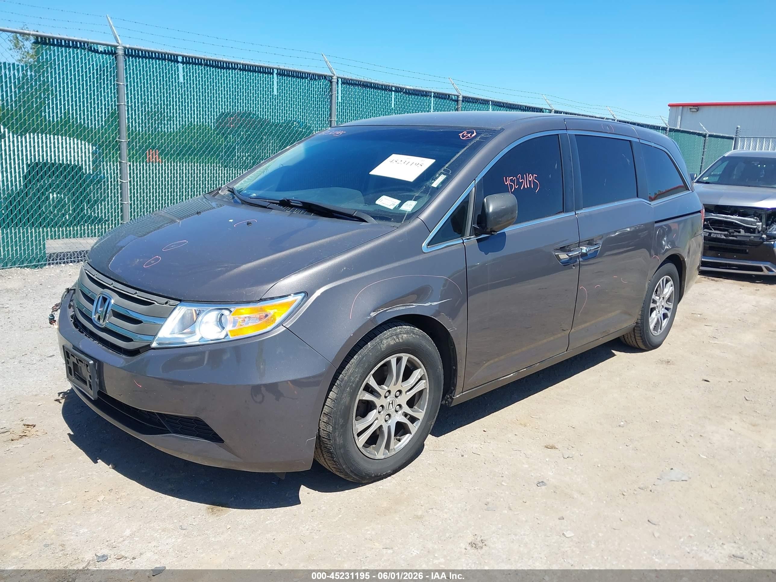 2013 Honda Odyssey Ex Gray vin: 5FNRL5H42DB077706