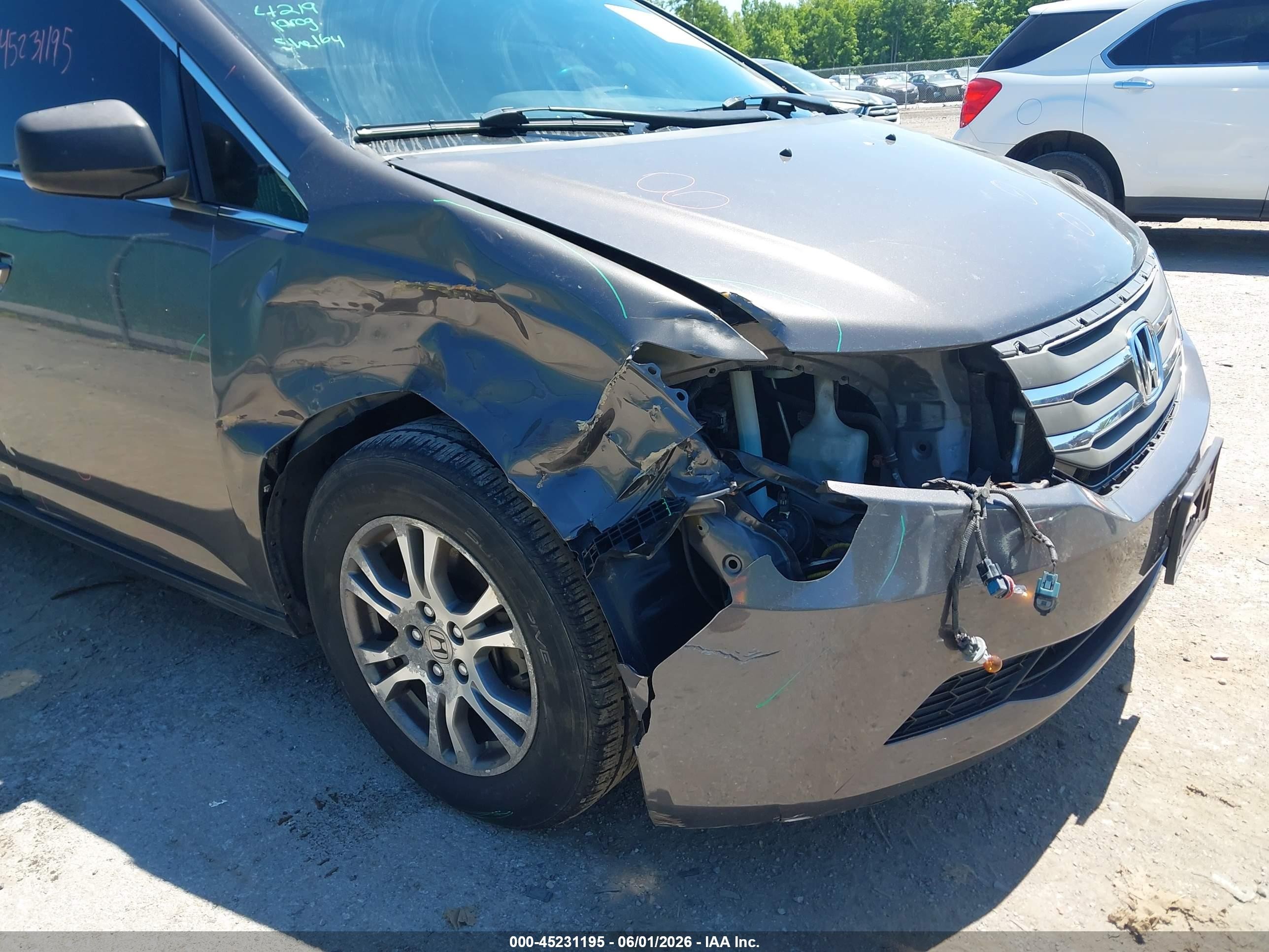 2013 Honda Odyssey Ex Gray vin: 5FNRL5H42DB077706