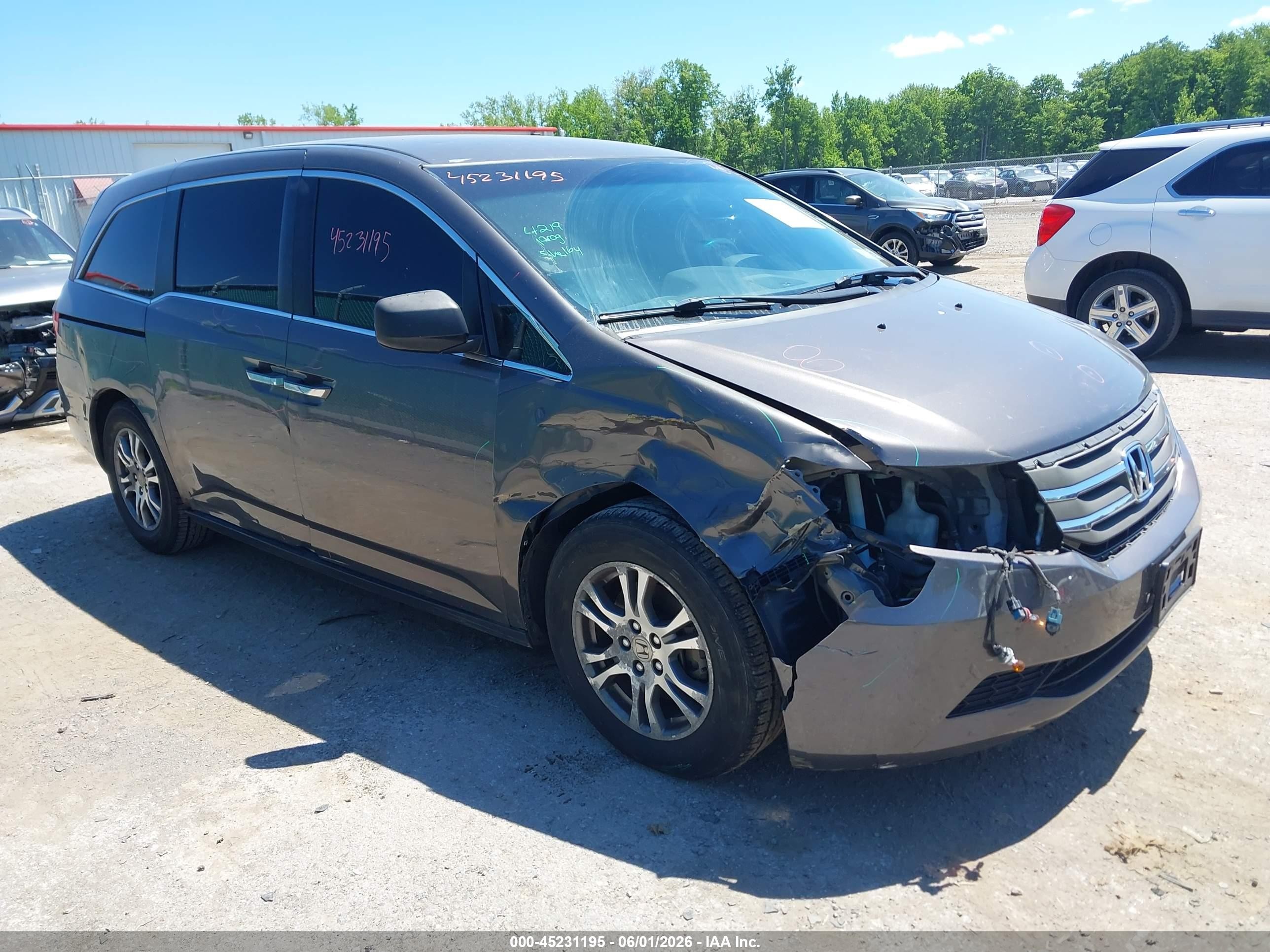 2013 Honda Odyssey Ex Gray vin: 5FNRL5H42DB077706