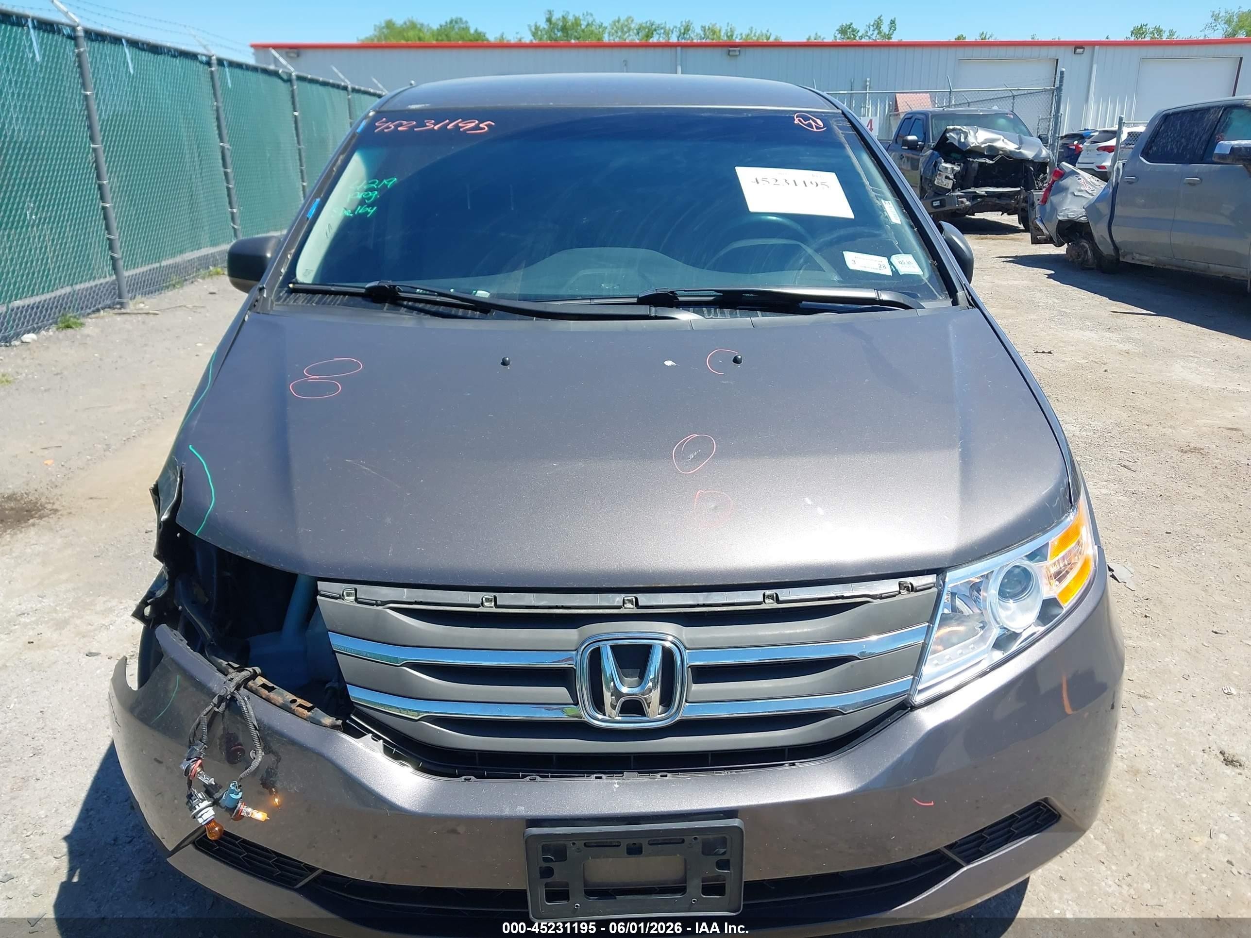2013 Honda Odyssey Ex Gray vin: 5FNRL5H42DB077706