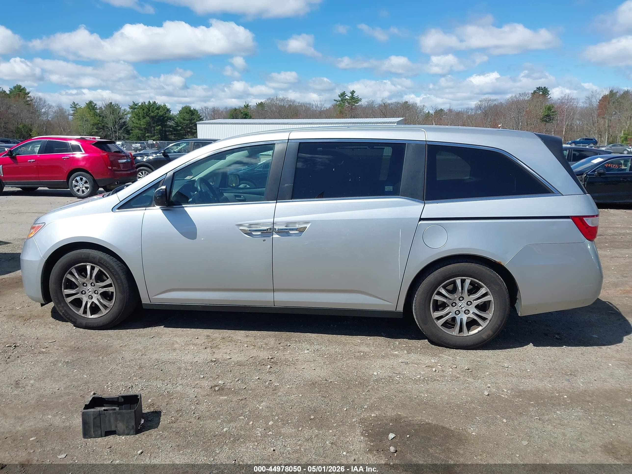 2013 Honda Odyssey Ex Silver vin: 5FNRL5H42DB082789