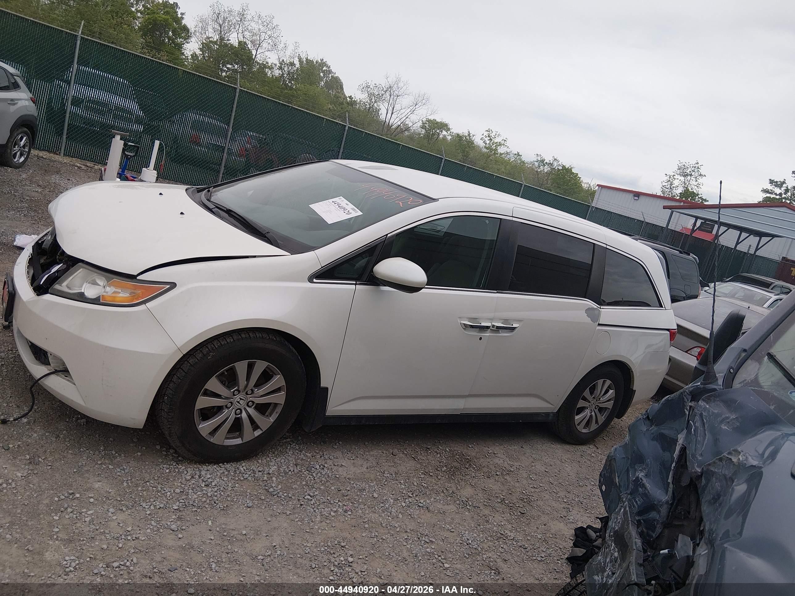 2014 Honda Odyssey Ex White vin: 5FNRL5H42EB018298