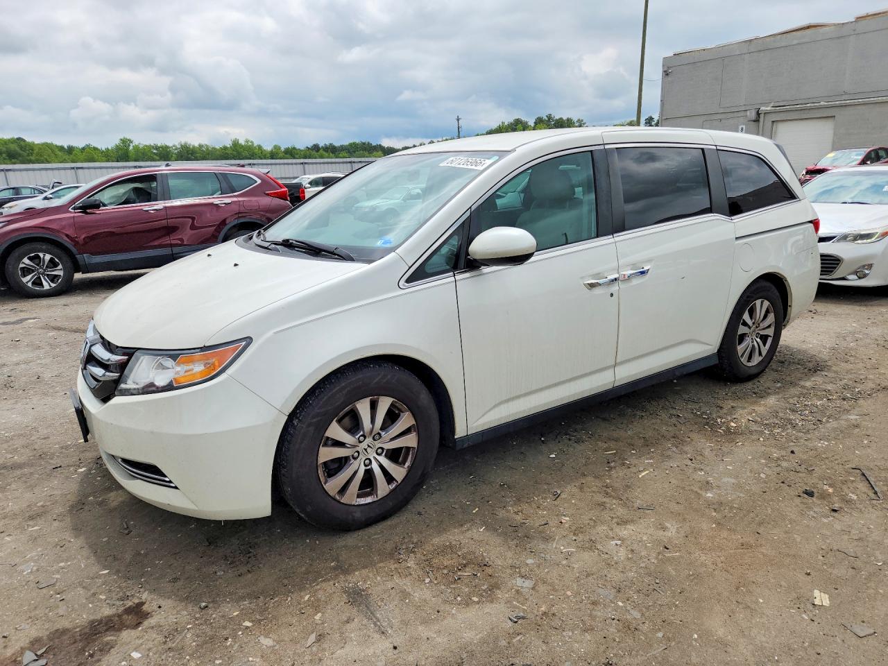 2014 Honda Odyssey White vin: 5FNRL5H42EB125206