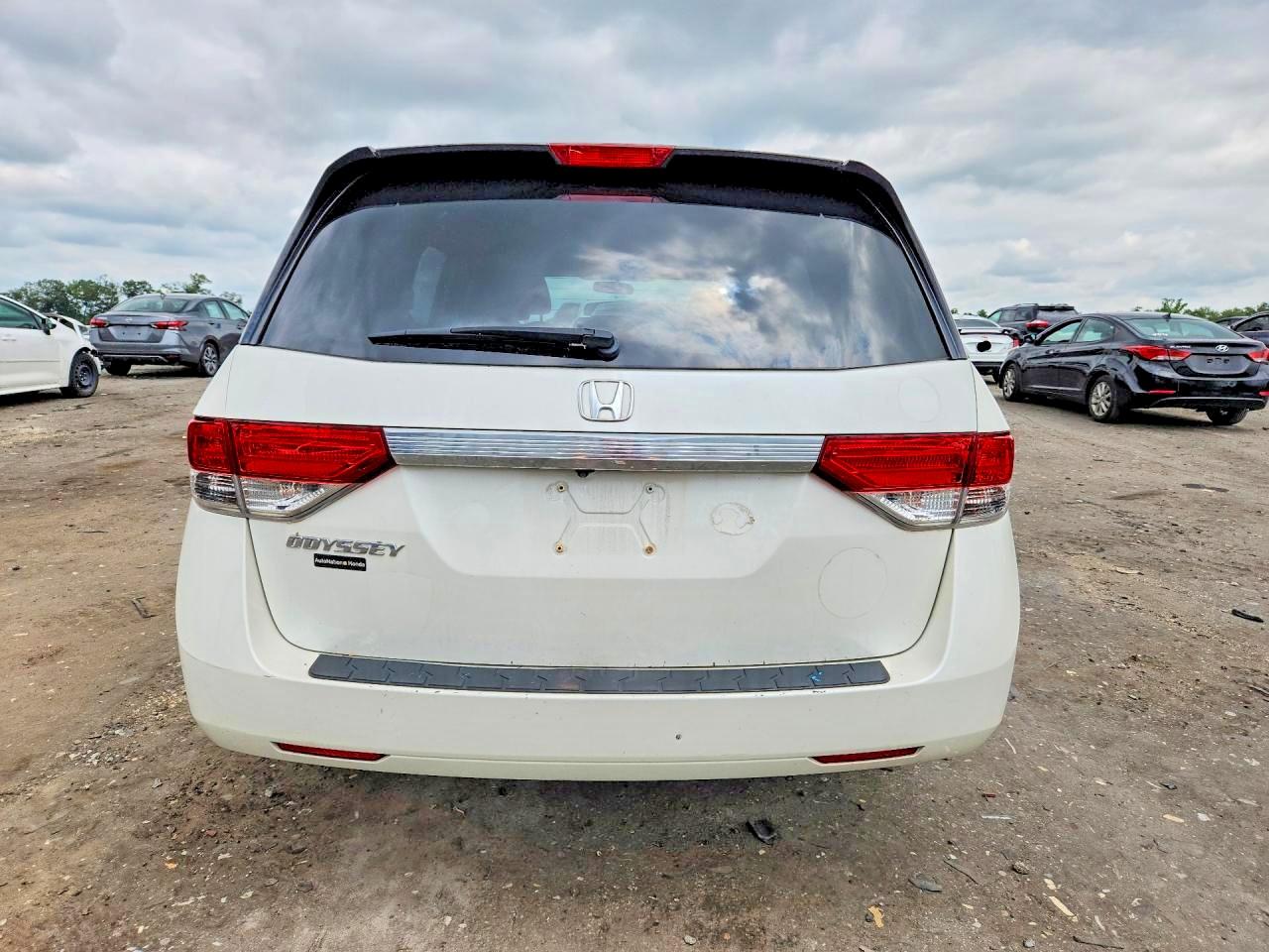 2014 Honda Odyssey White vin: 5FNRL5H42EB125206