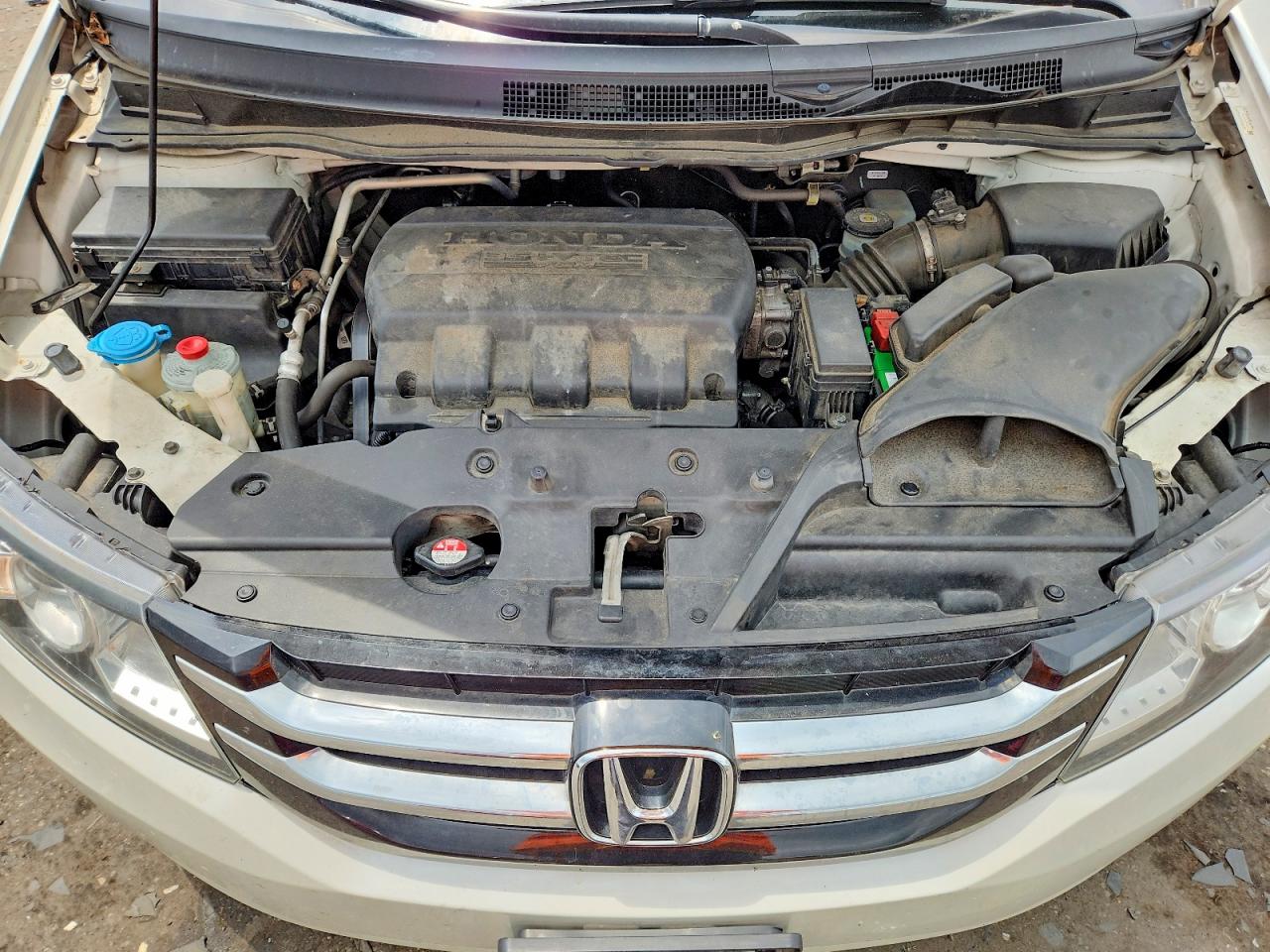 2014 Honda Odyssey White vin: 5FNRL5H42EB125206