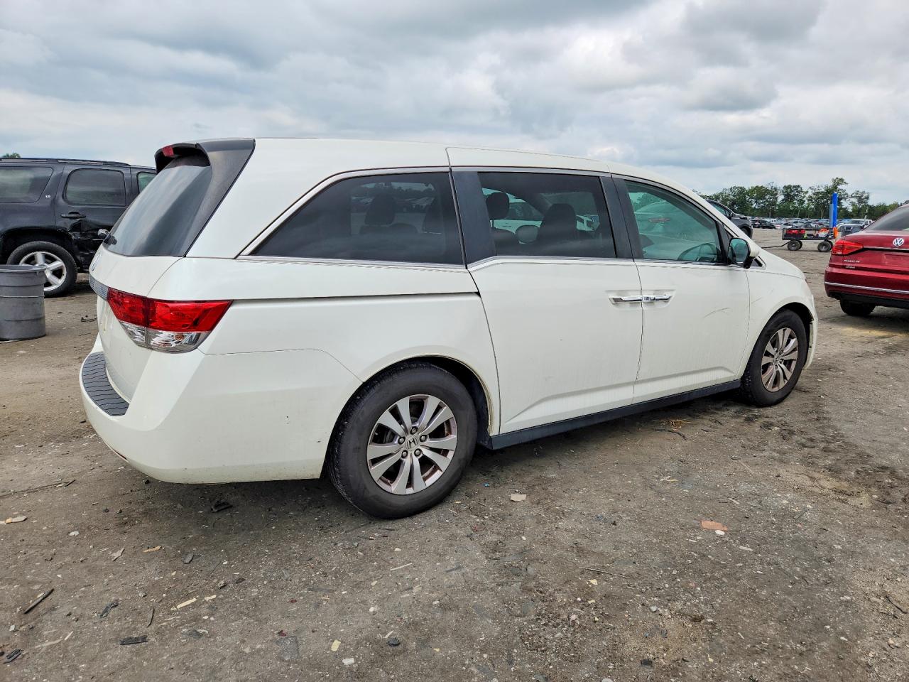 2014 Honda Odyssey White vin: 5FNRL5H42EB125206