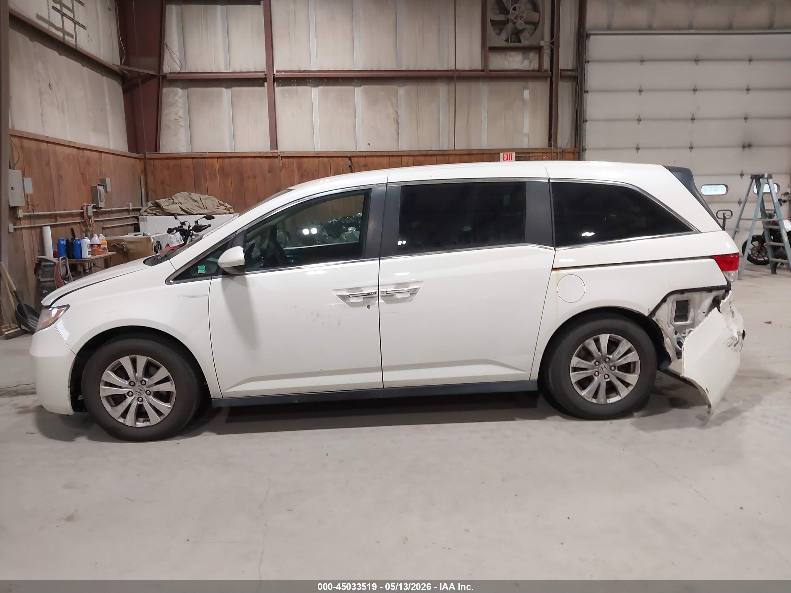 2015 Honda Odyssey Ex White vin: 5FNRL5H42FB068796