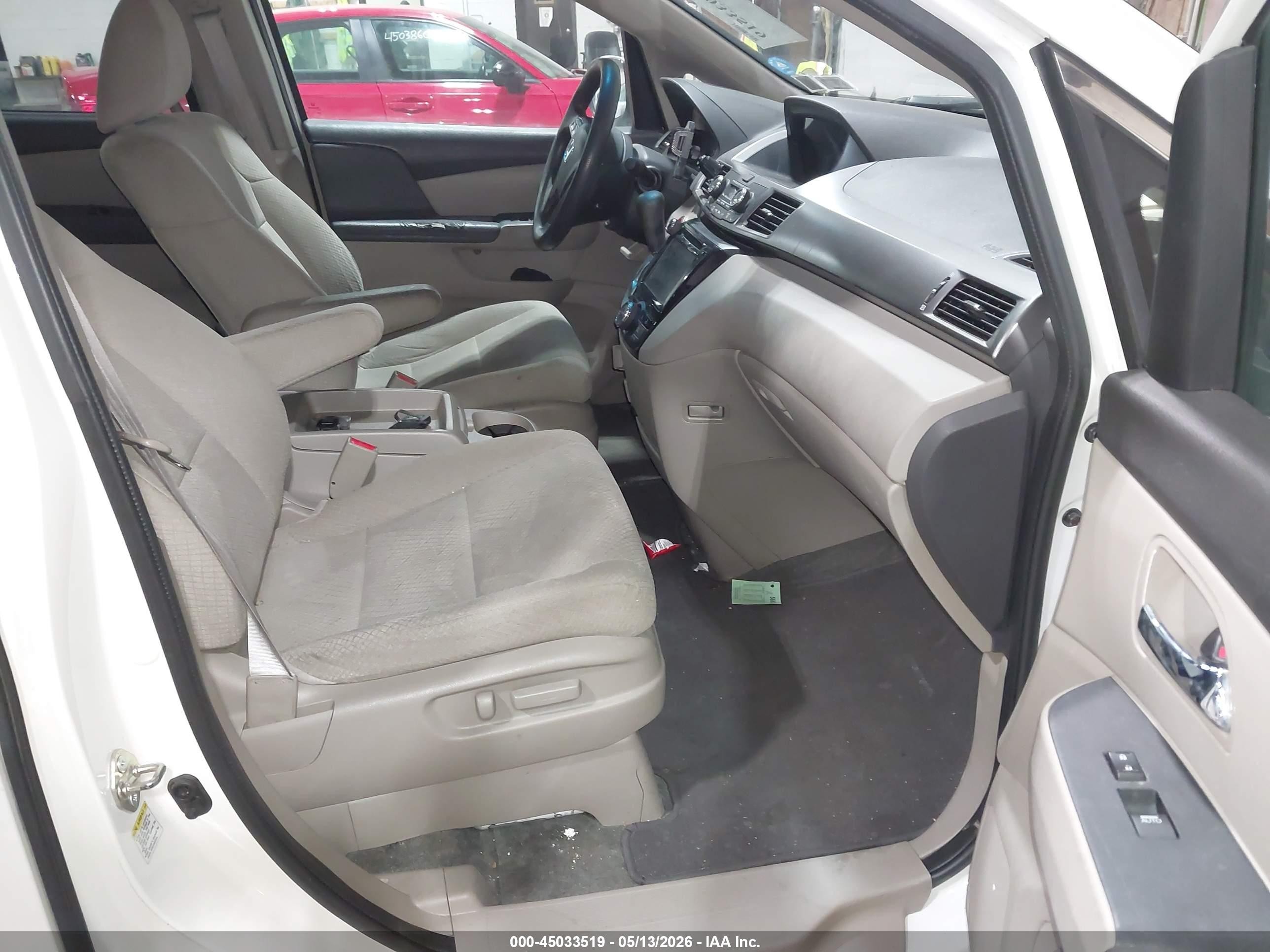 2015 Honda Odyssey Ex White vin: 5FNRL5H42FB068796