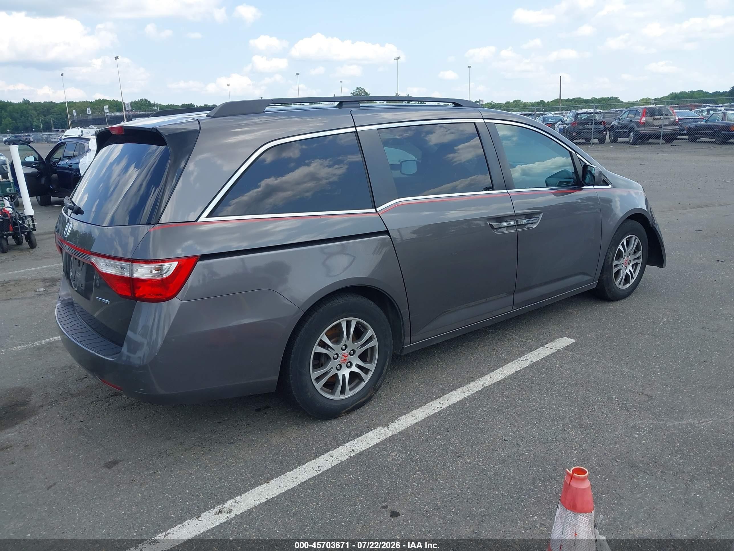 2011 Honda Odyssey Ex Gray vin: 5FNRL5H43BB087822