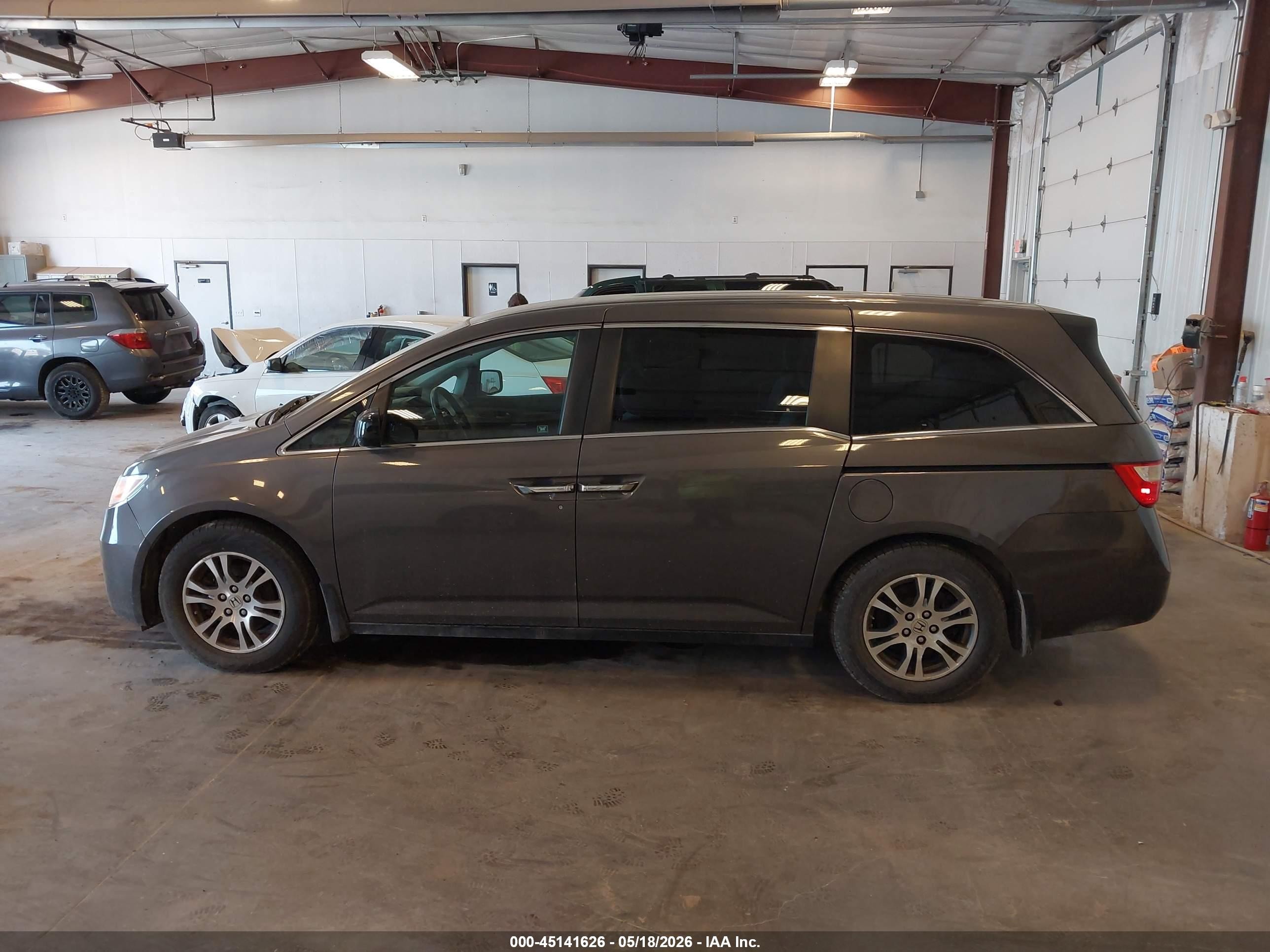 2012 Honda Odyssey Ex Gray vin: 5FNRL5H43CB109139