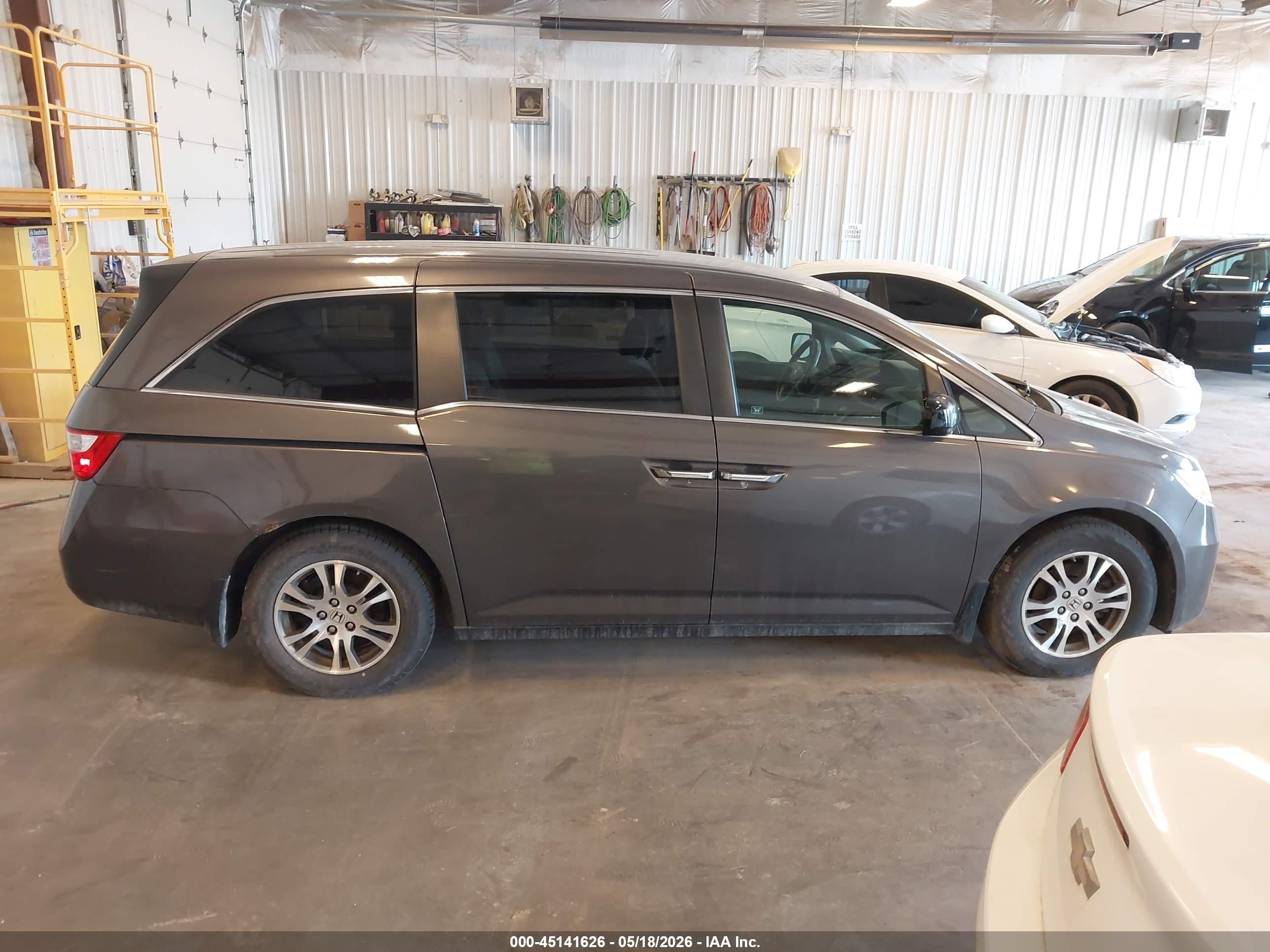 2012 Honda Odyssey Ex Gray vin: 5FNRL5H43CB109139