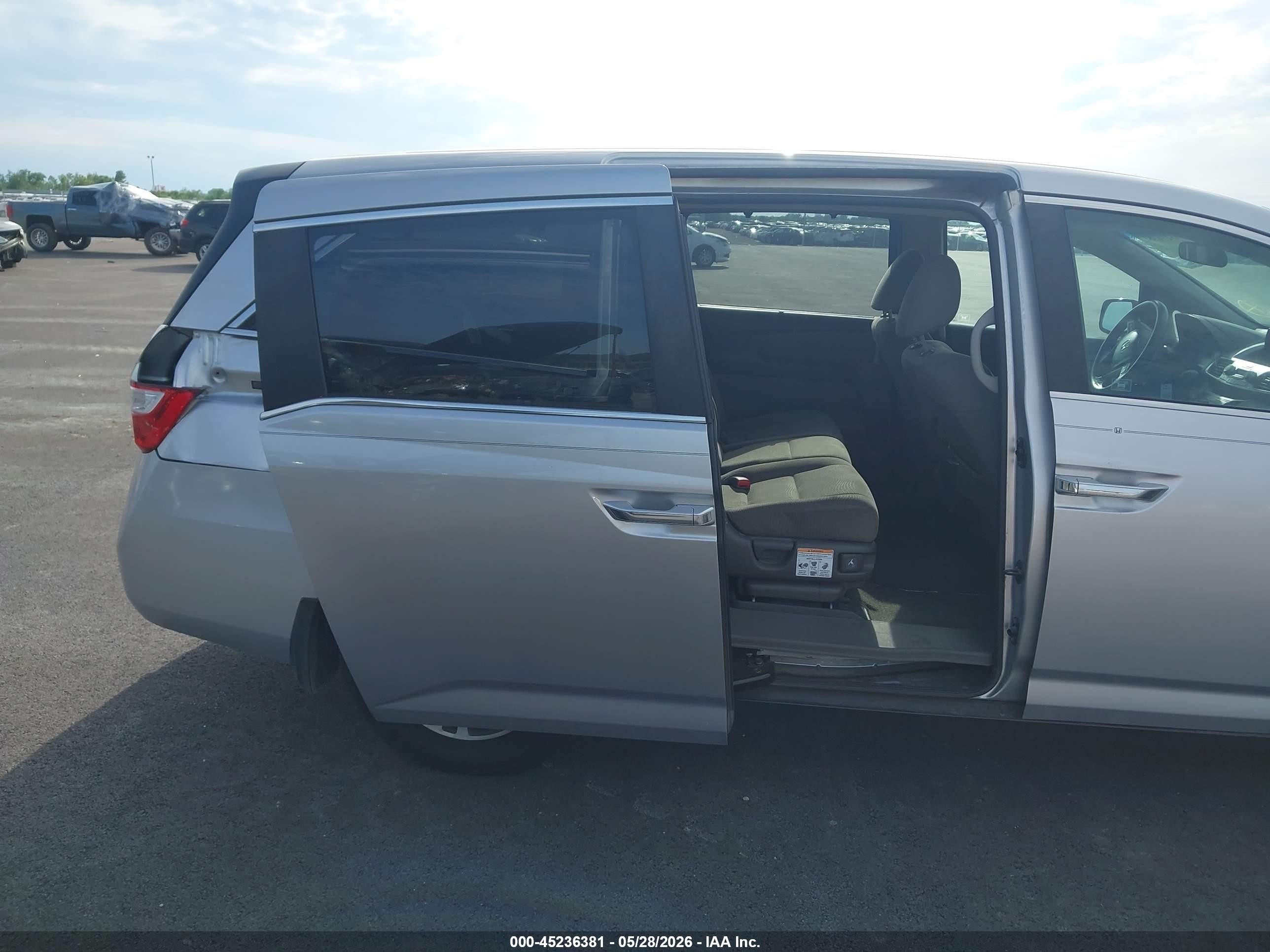 2012 Honda Odyssey Ex Silver vin: 5FNRL5H43CB124384