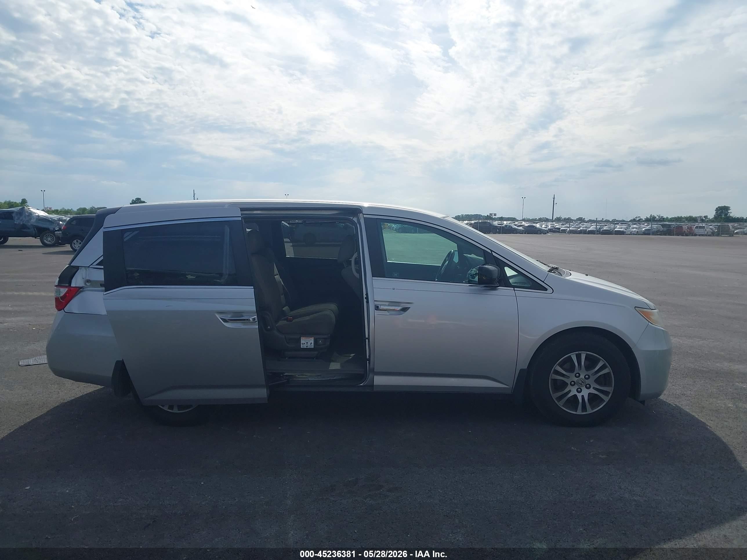 2012 Honda Odyssey Ex Silver vin: 5FNRL5H43CB124384