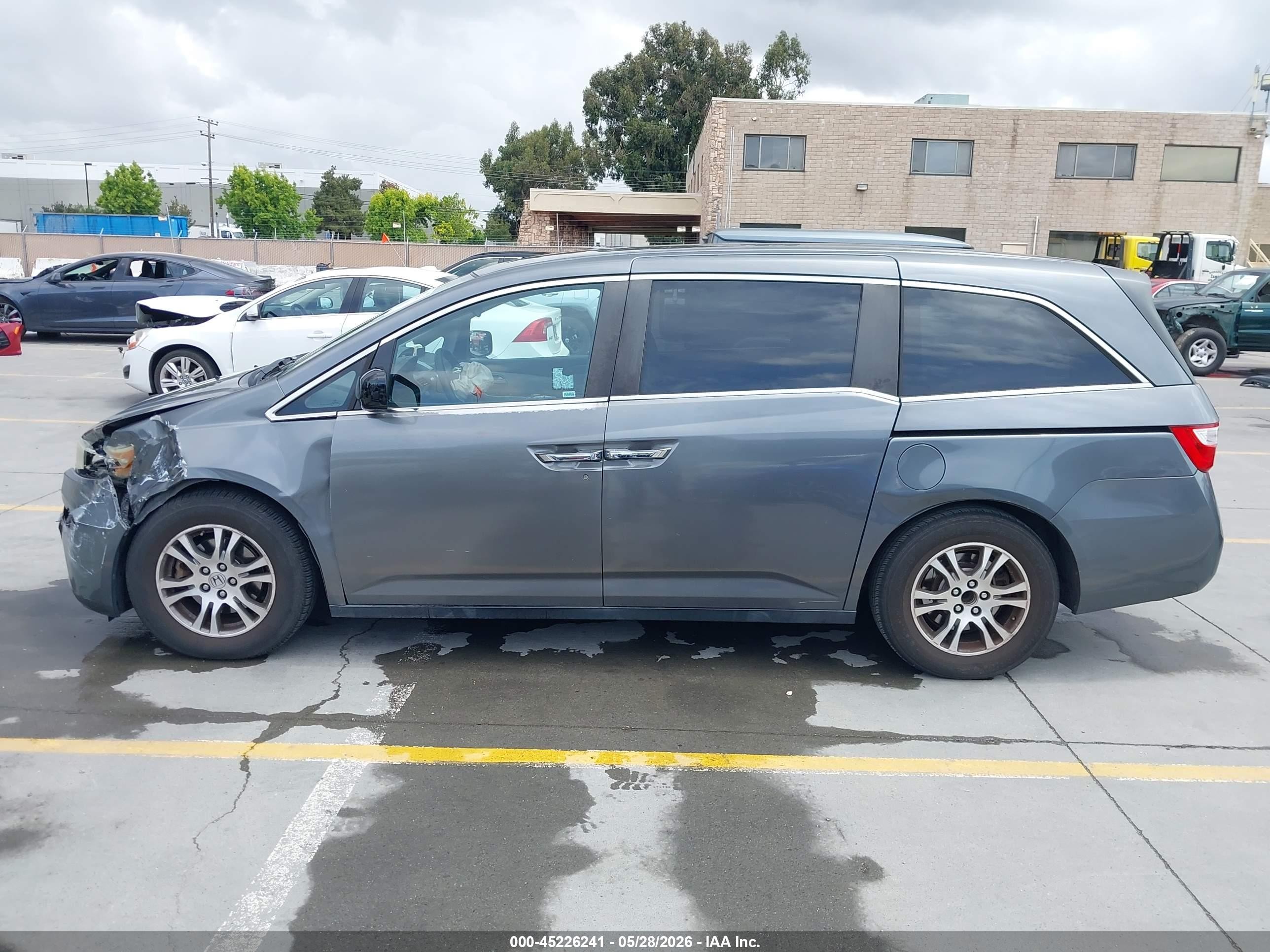 2013 Honda Odyssey Ex Gray vin: 5FNRL5H43DB007485