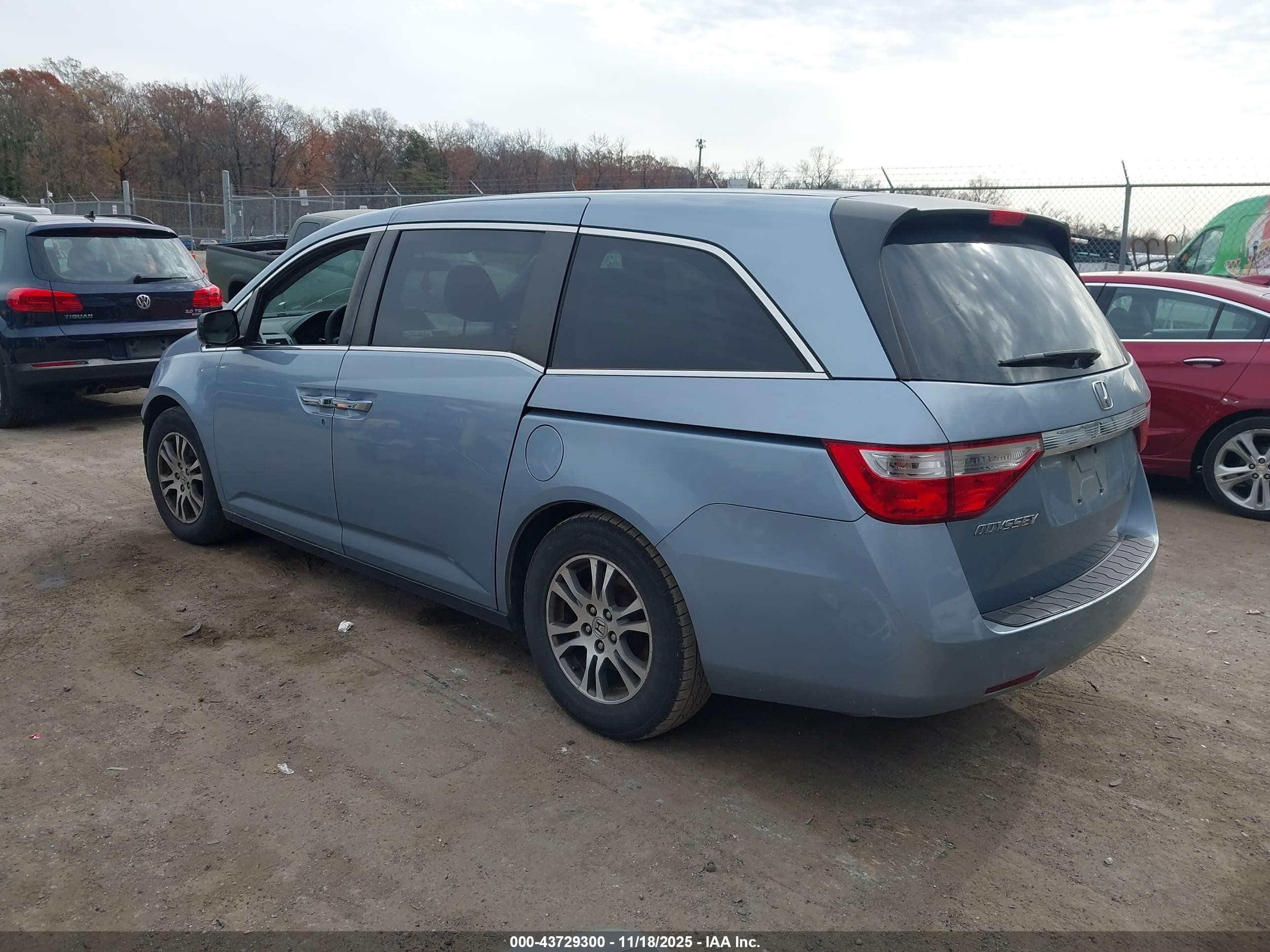 2013 Honda Odyssey Ex Light Blue vin: 5FNRL5H43DB073275