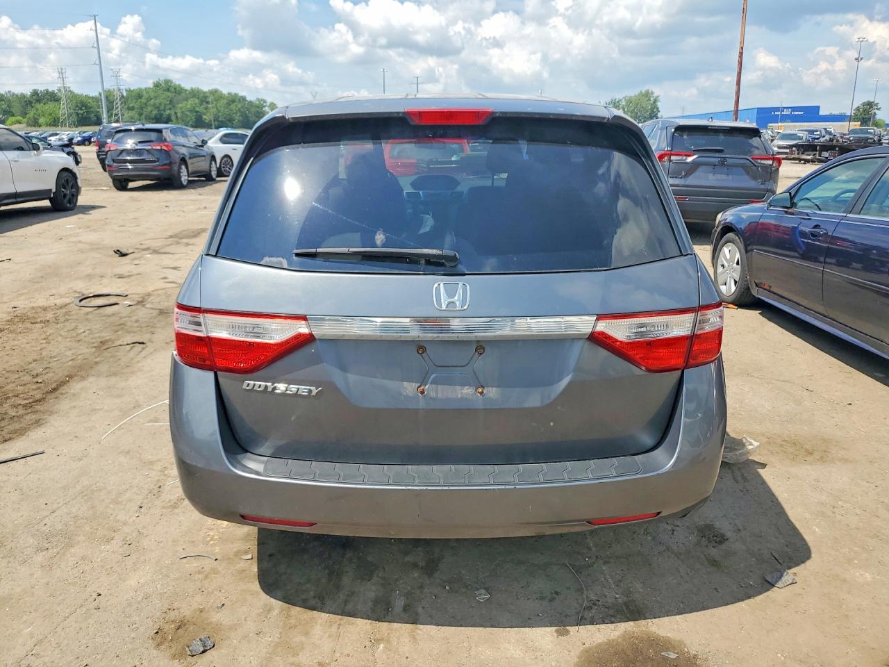 2011 Honda Odyssey Ex Silver vin: 5FNRL5H44BB010148