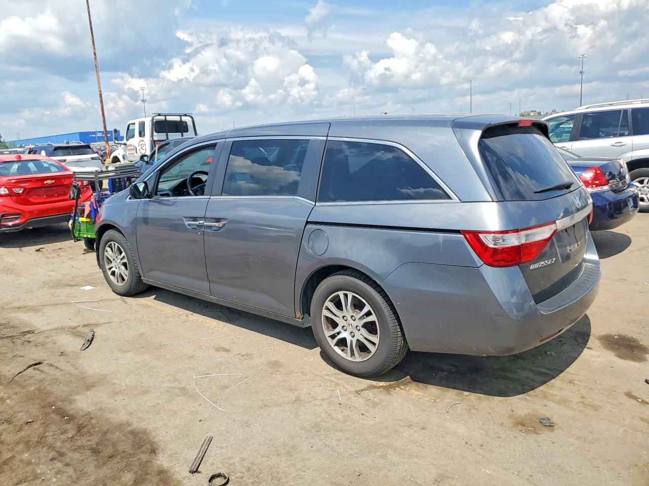 2011 Honda Odyssey Ex Silver vin: 5FNRL5H44BB010148