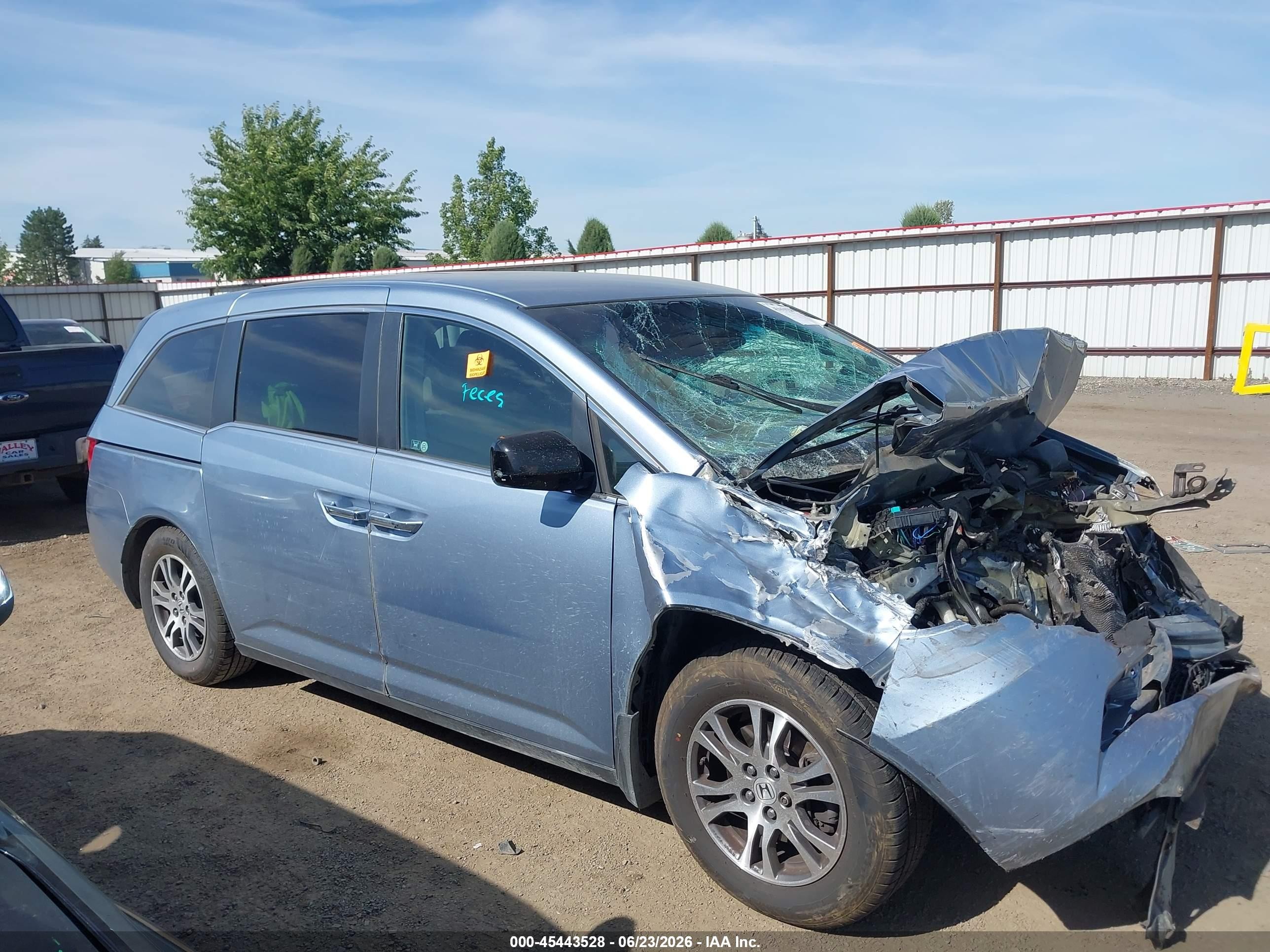 2011 Honda Odyssey Ex Light Blue vin: 5FNRL5H44BB031310