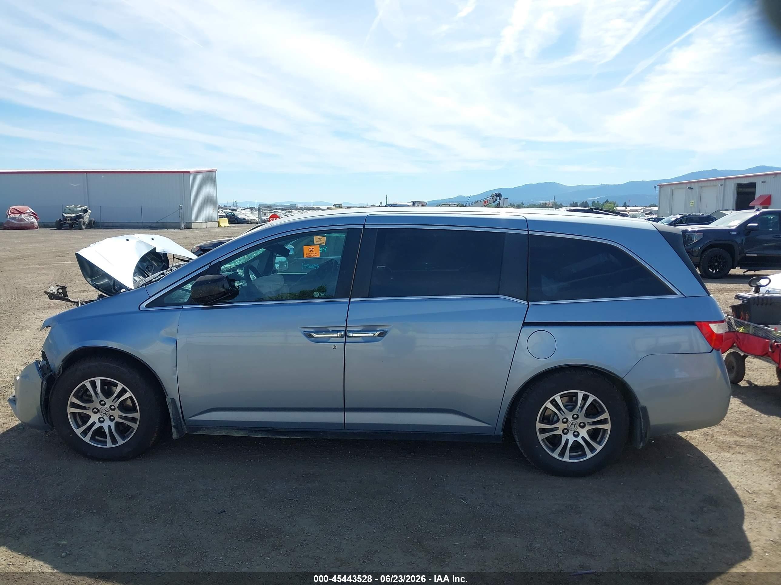 2011 Honda Odyssey Ex Light Blue vin: 5FNRL5H44BB031310