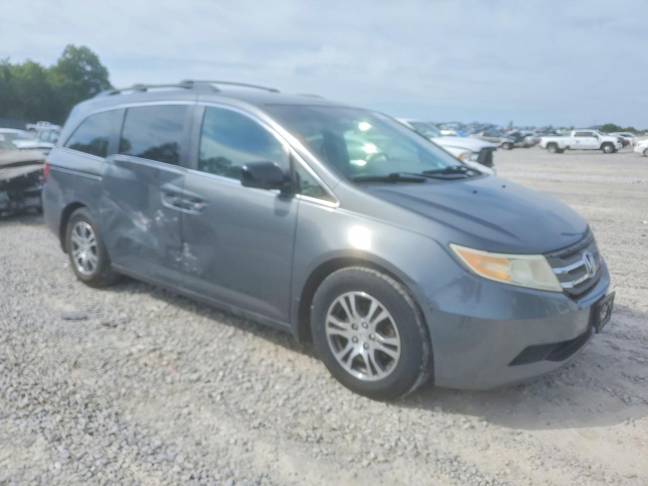2011 Honda Oddesey Gray vin: 5FNRL5H44BB061987
