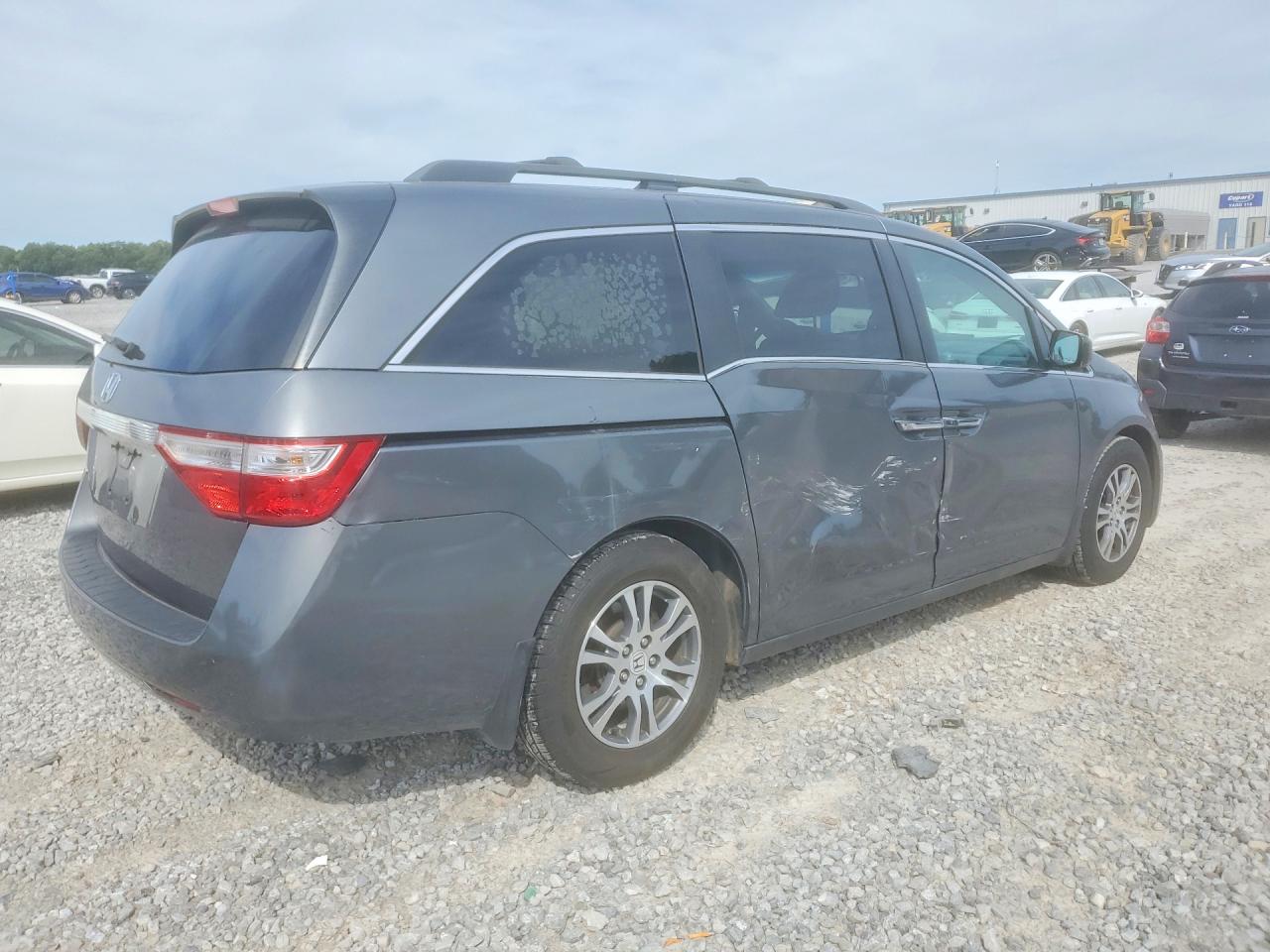 2011 Honda Oddesey Gray vin: 5FNRL5H44BB061987