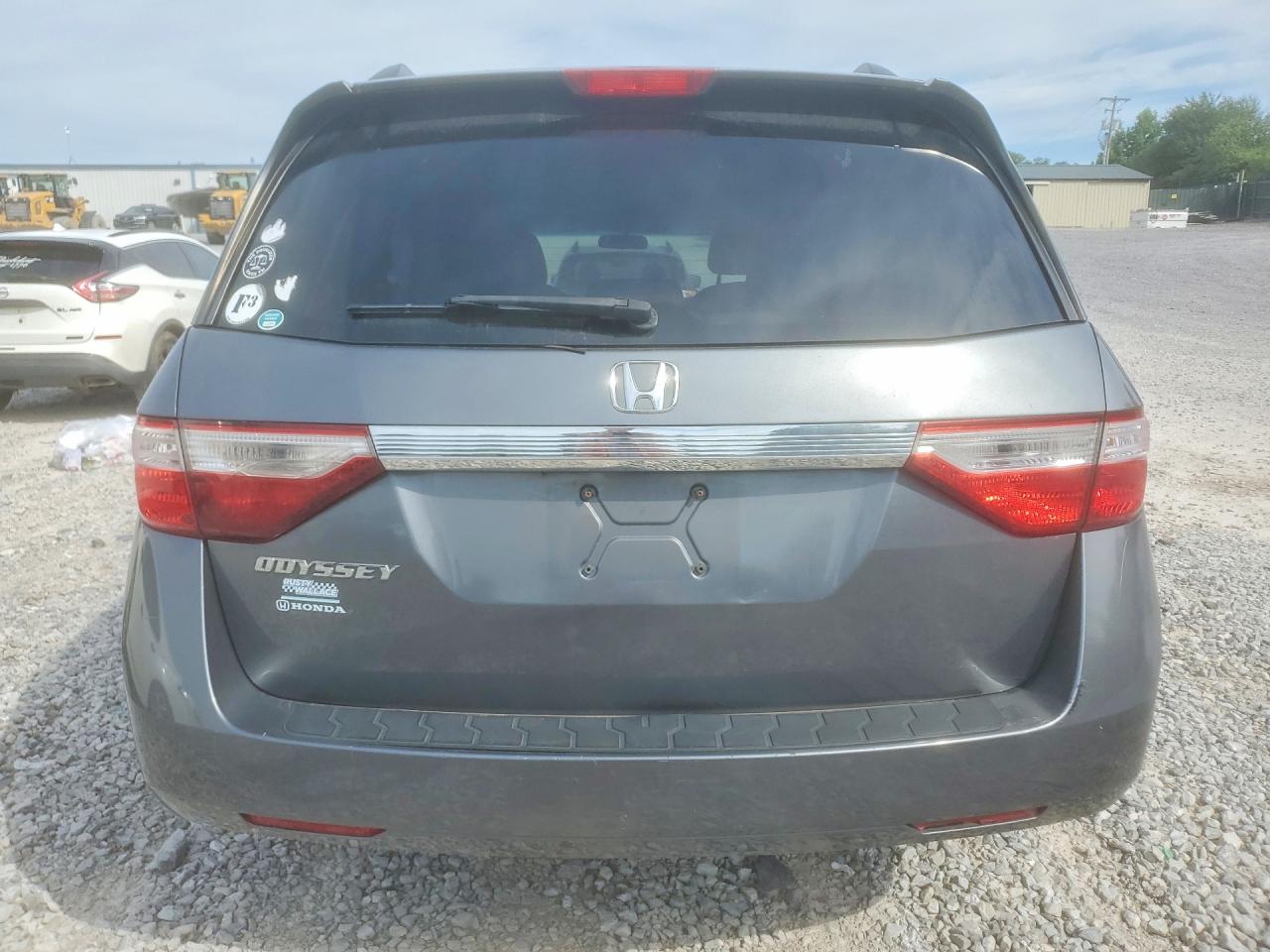 2011 Honda Oddesey Gray vin: 5FNRL5H44BB061987
