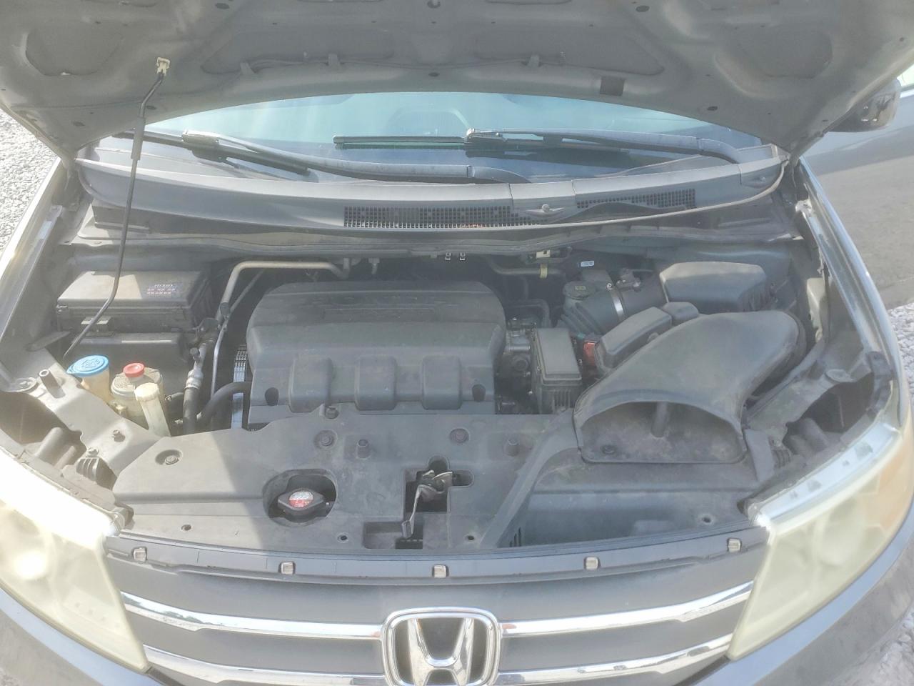 2011 Honda Oddesey Gray vin: 5FNRL5H44BB061987
