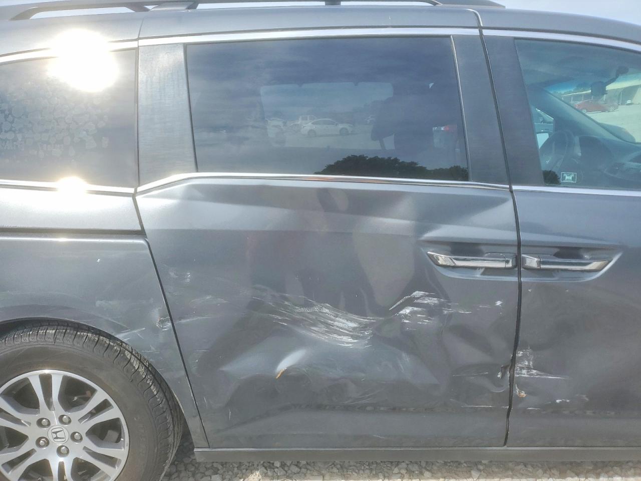 2011 Honda Oddesey Gray vin: 5FNRL5H44BB061987