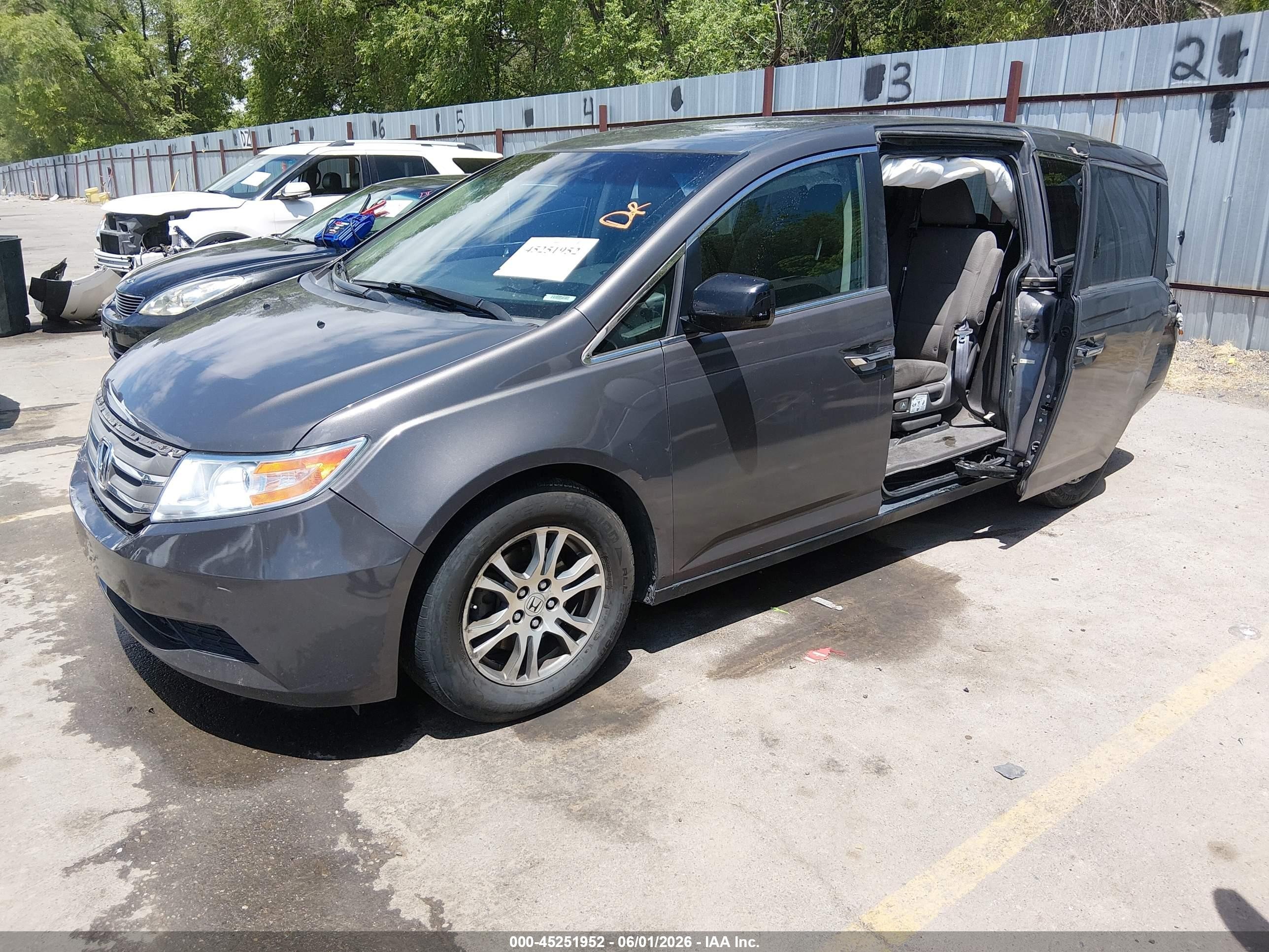 2013 Honda Odyssey Ex Gray vin: 5FNRL5H44DB069915