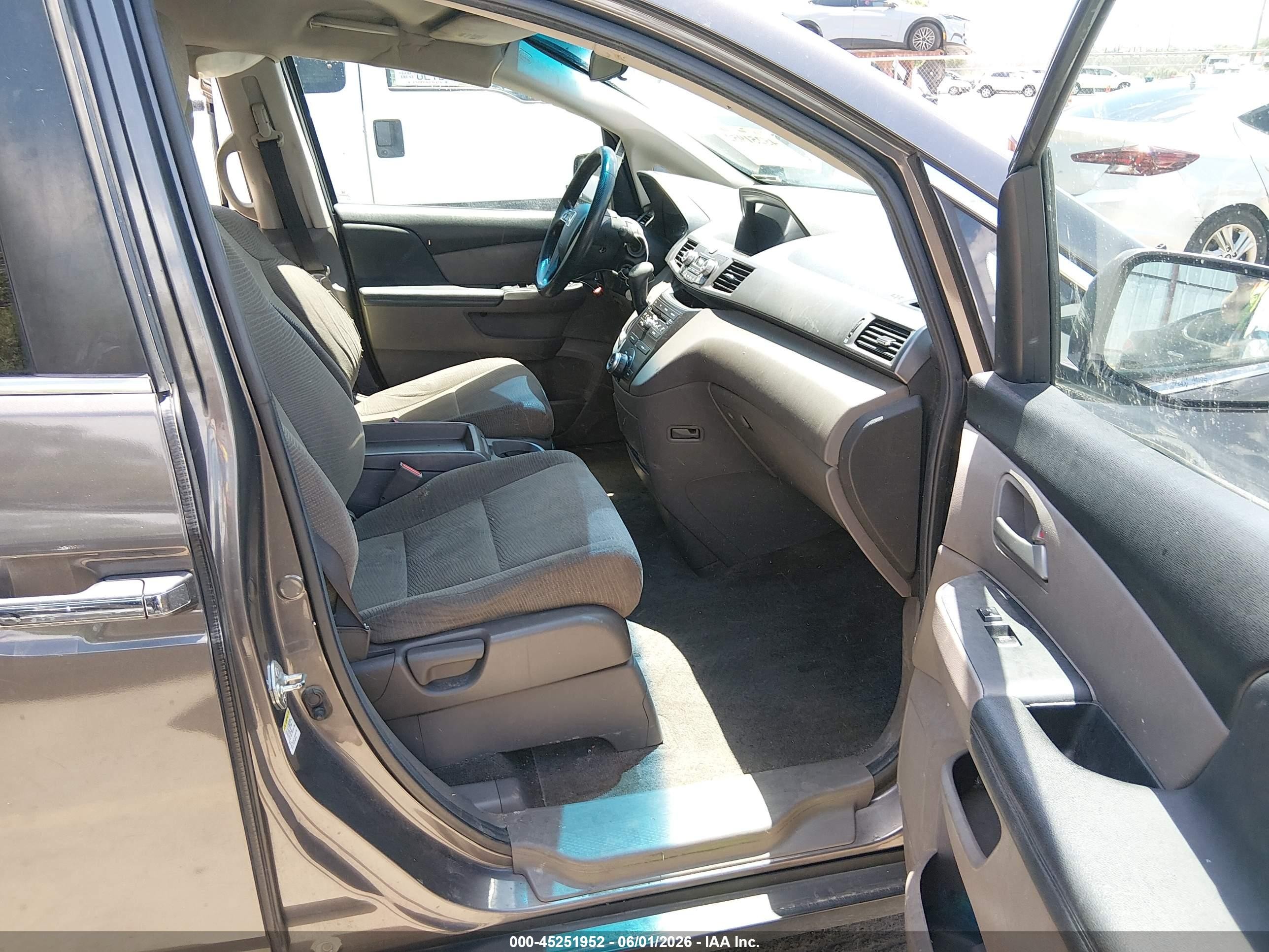 2013 Honda Odyssey Ex Gray vin: 5FNRL5H44DB069915